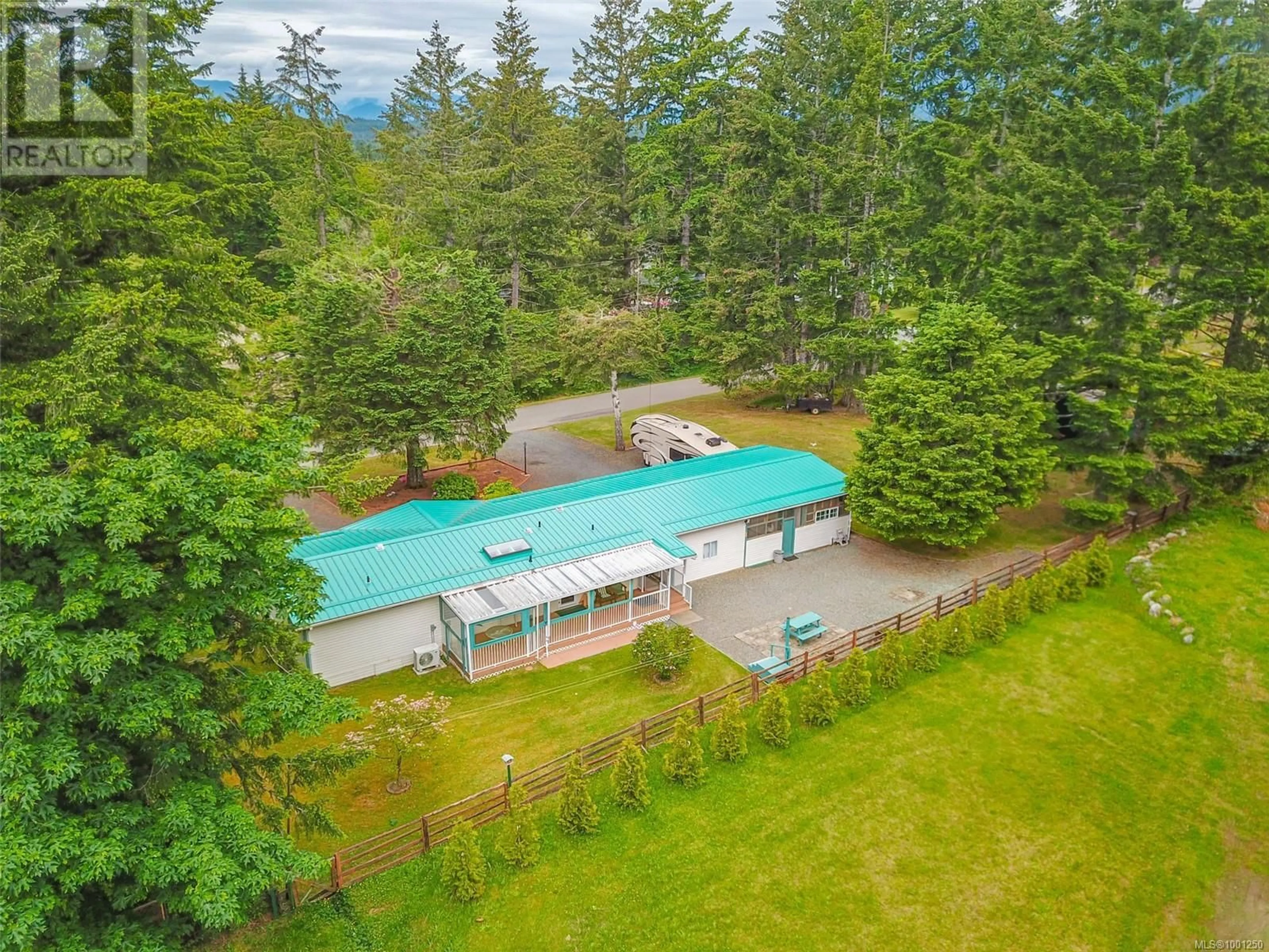 A pic from outside/outdoor area/front of a property/back of a property/a pic from drone, water/lake/river/ocean view for 5333 DUNDALK AVENUE NORTH, Port Alberni British Columbia V9Y8P8