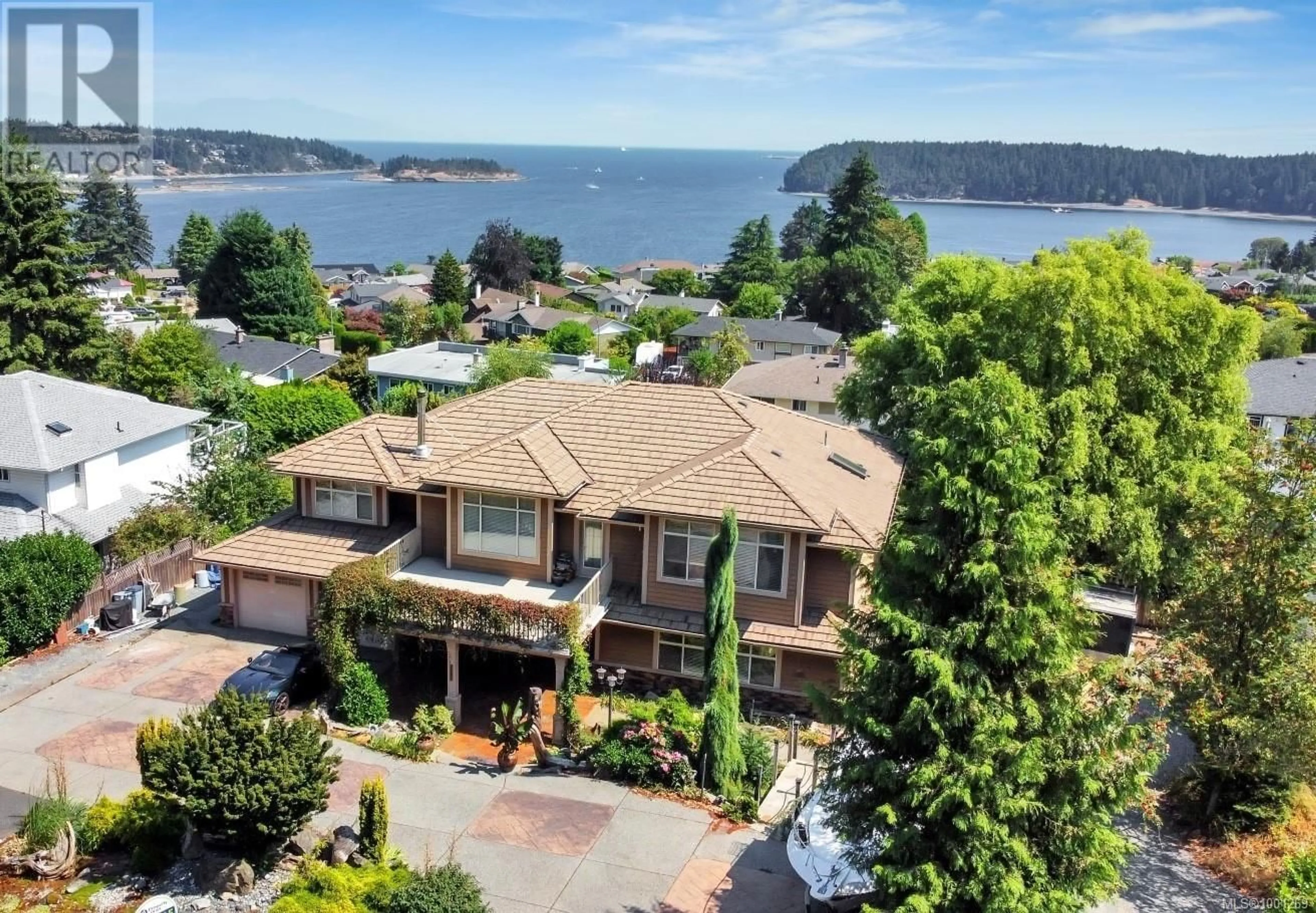 A pic from outside/outdoor area/front of a property/back of a property/a pic from drone, water/lake/river/ocean view for 2406 DEPARTURE BAY ROAD, Nanaimo British Columbia V9S3V8