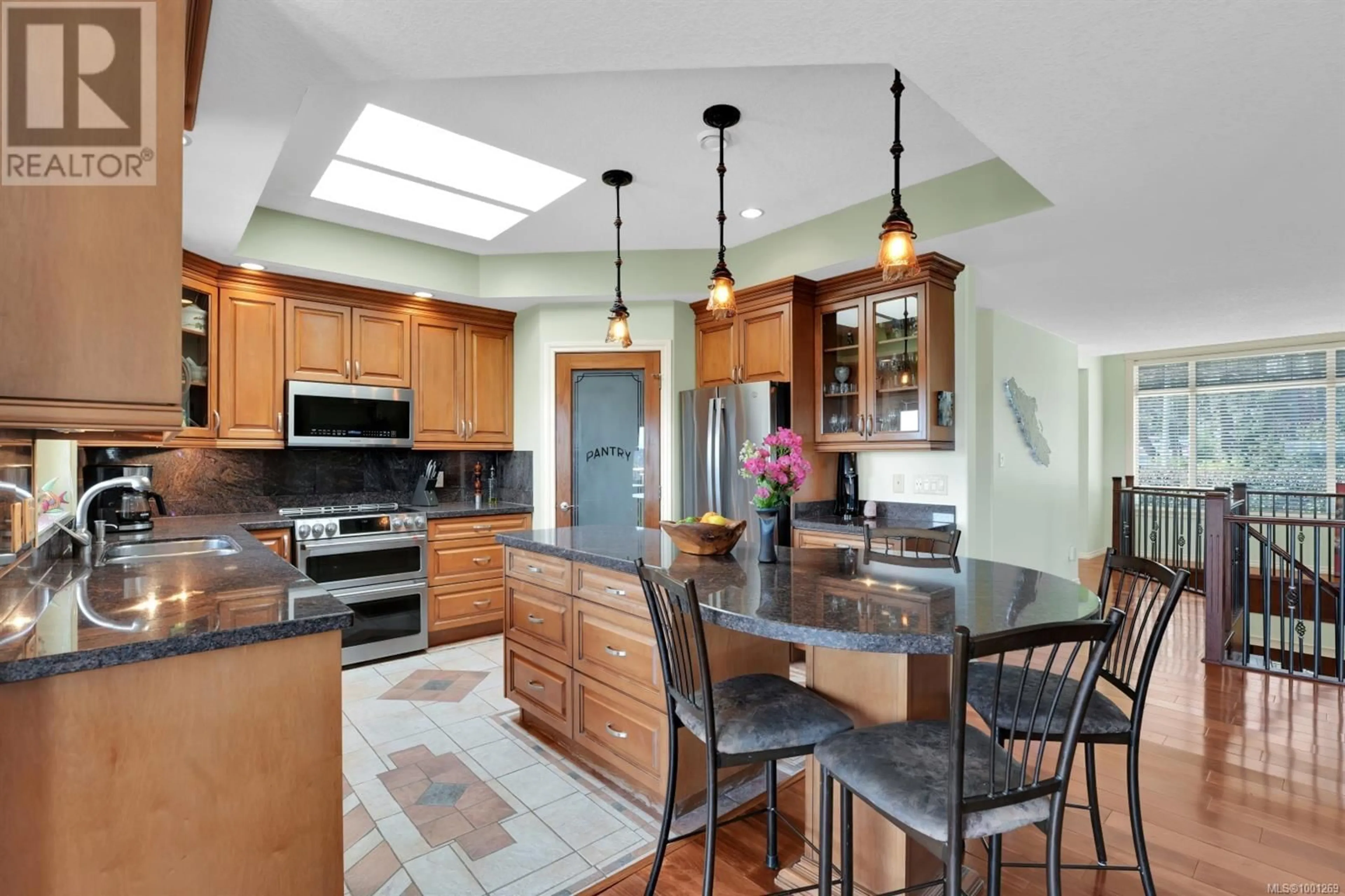 Open concept kitchen, ceramic/tile floor for 2406 DEPARTURE BAY ROAD, Nanaimo British Columbia V9S3V8