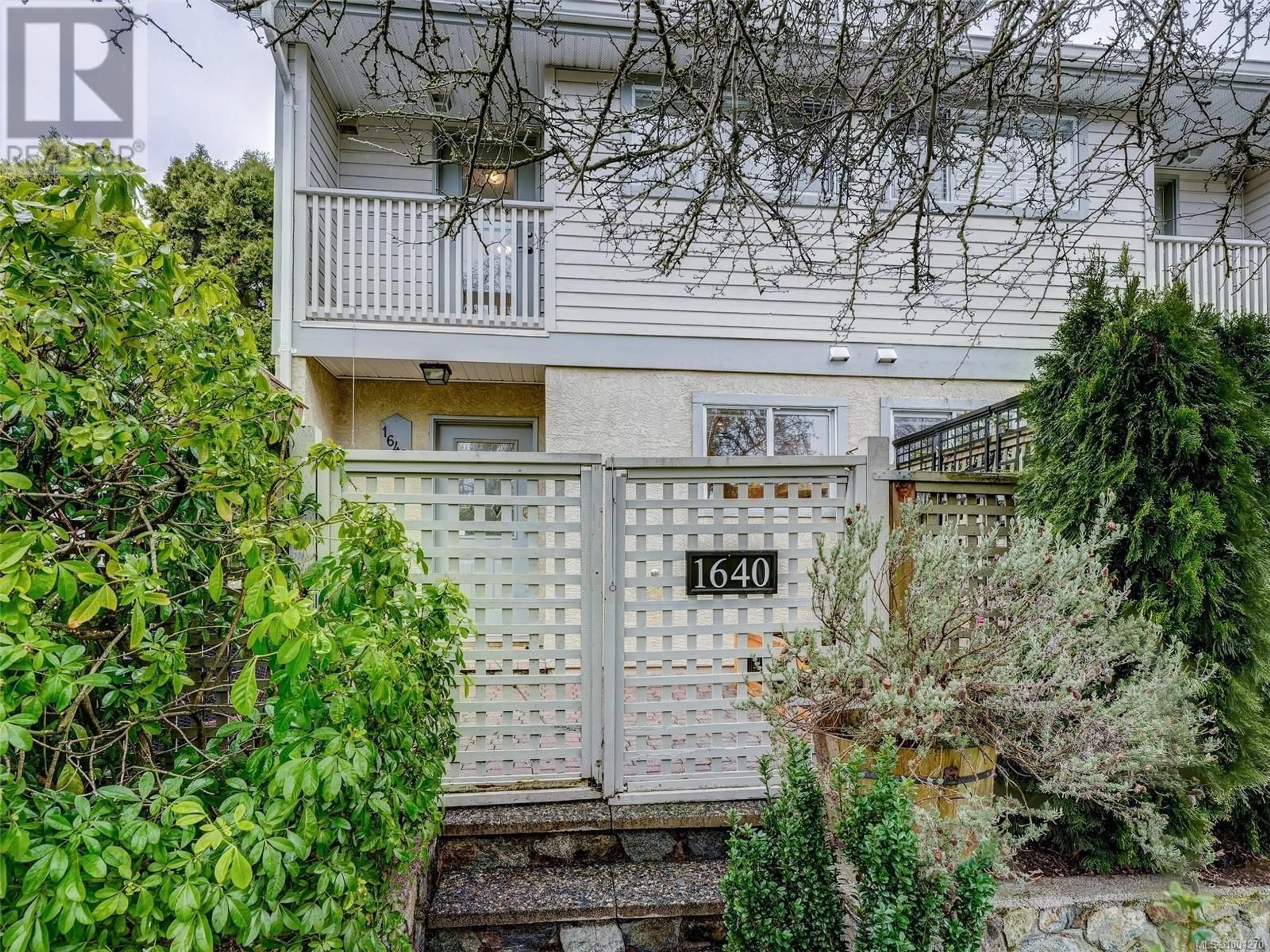 Unknown for 1640 MYRTLE AVENUE, Victoria British Columbia V8R4J8
