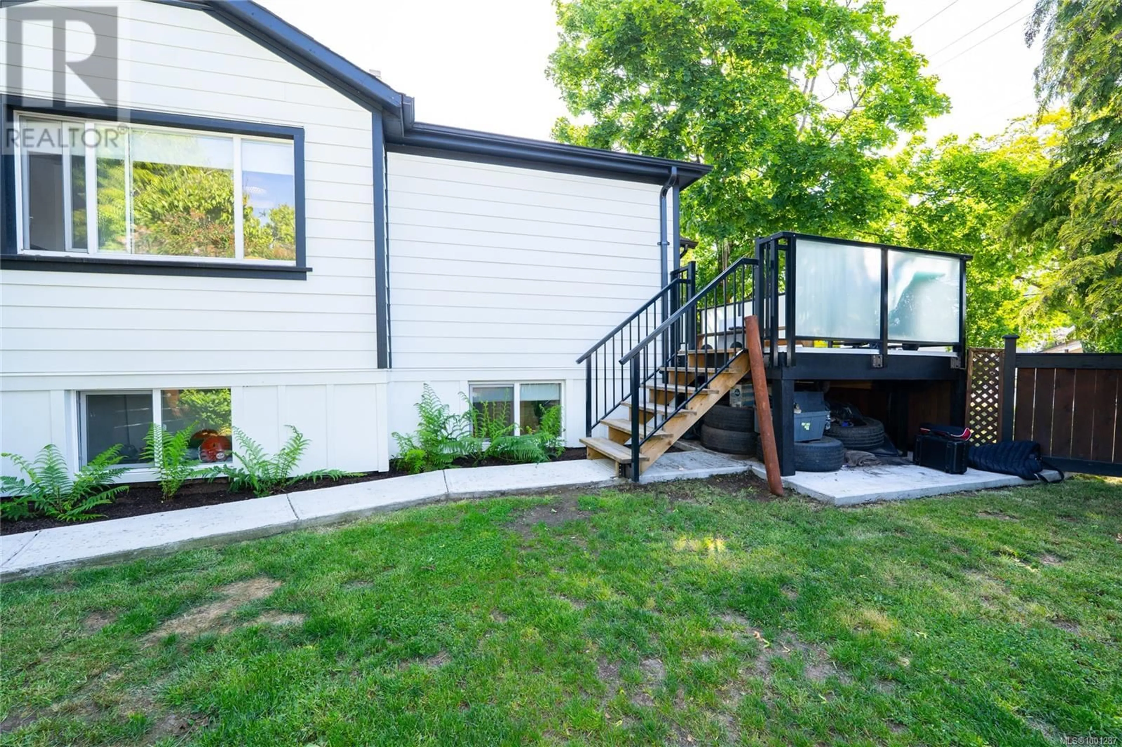 Patio, unknown for 981 ISABELL AVENUE, Langford British Columbia V9C2W2