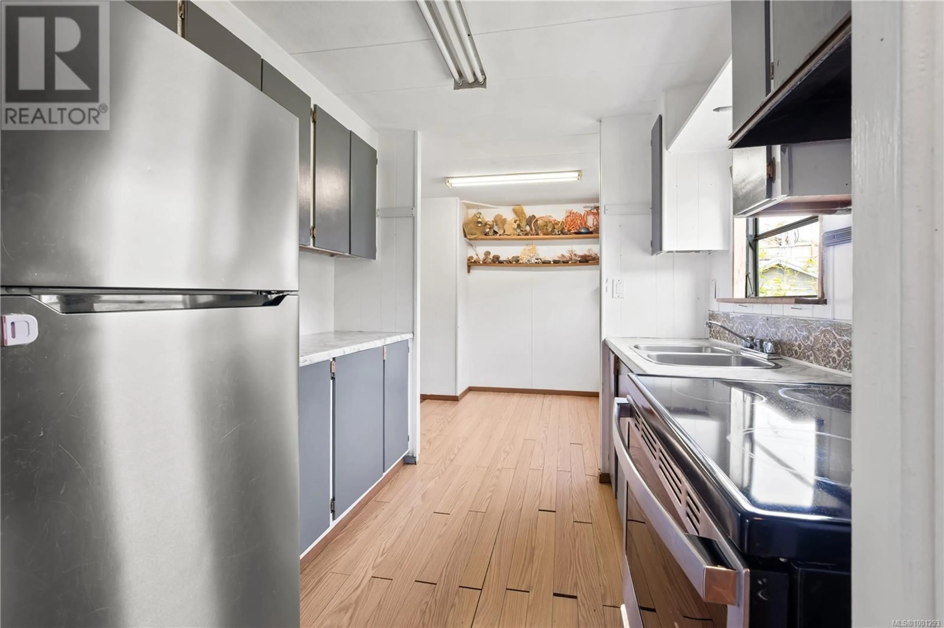Standard kitchen, unknown for 487 ORCA CRESCENT, Ucluelet British Columbia V0R3A0