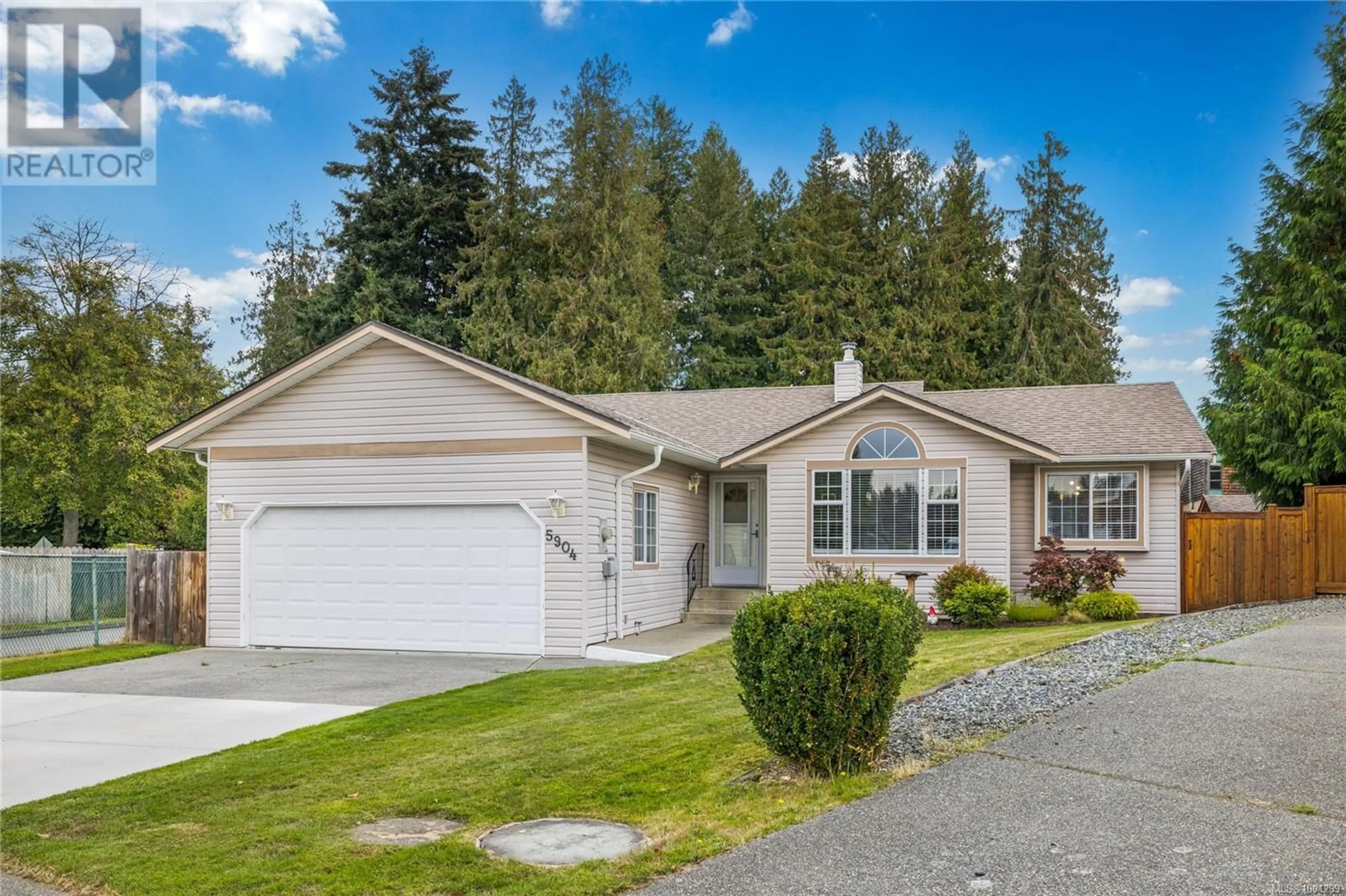 Home with vinyl exterior material, street for 5904 NEWPORT DRIVE, Nanaimo British Columbia V9V1J6