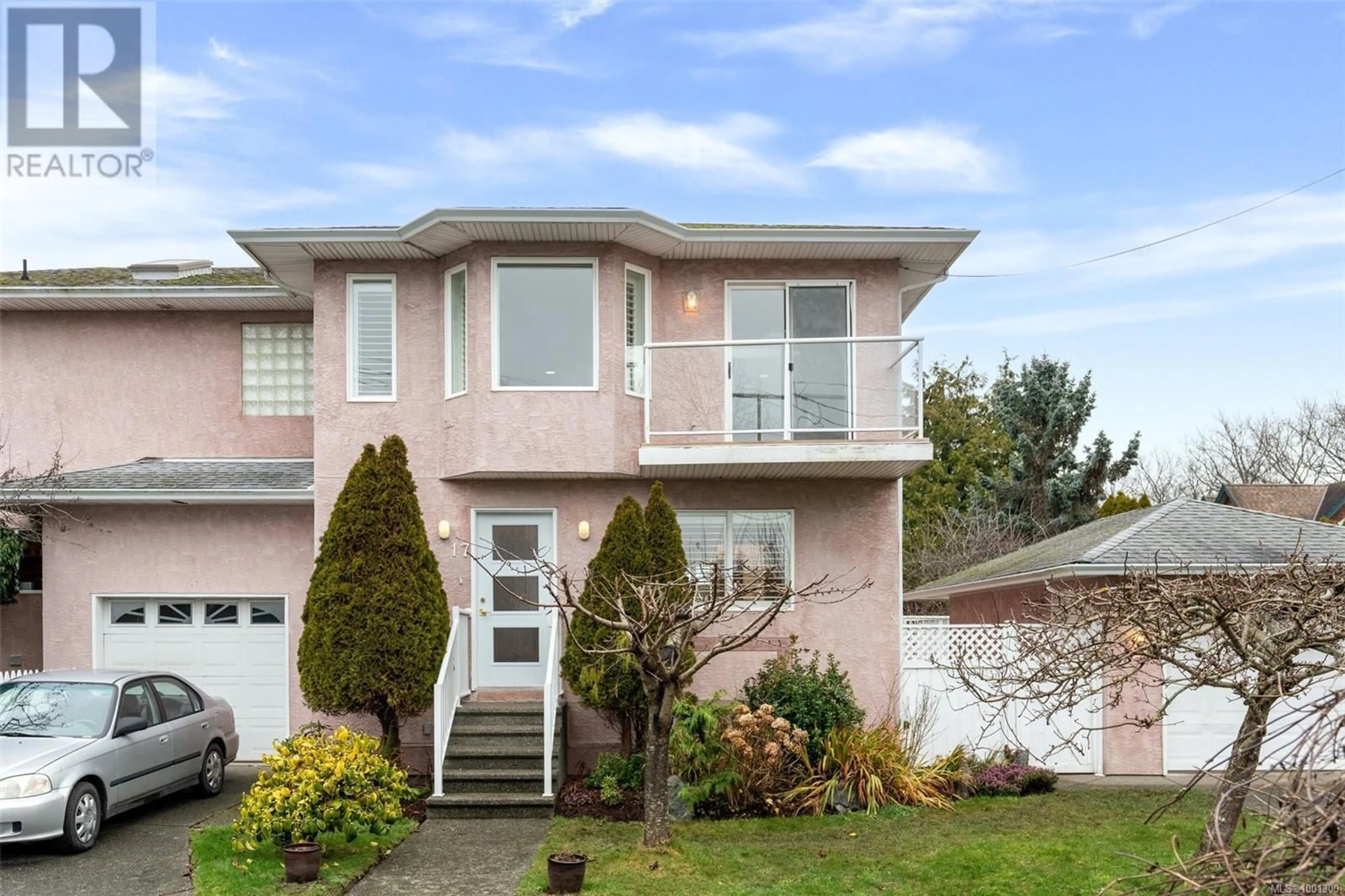 Home with vinyl exterior material, street for 17 DOCK STREET, Victoria British Columbia V8V1Z9