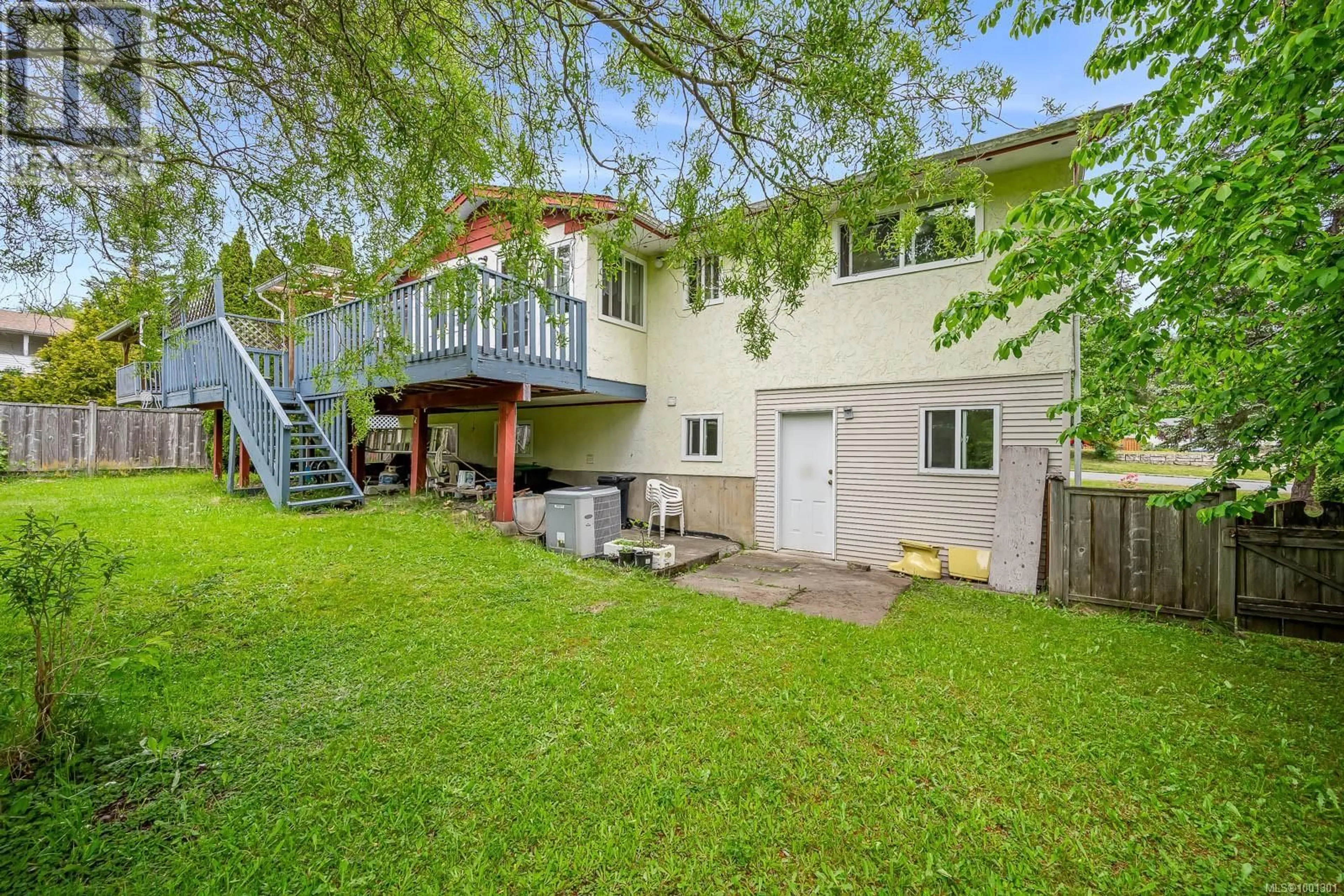 Patio, unknown for 1608 MCLAUCHLIN AVENUE, Courtenay British Columbia B9N3V8