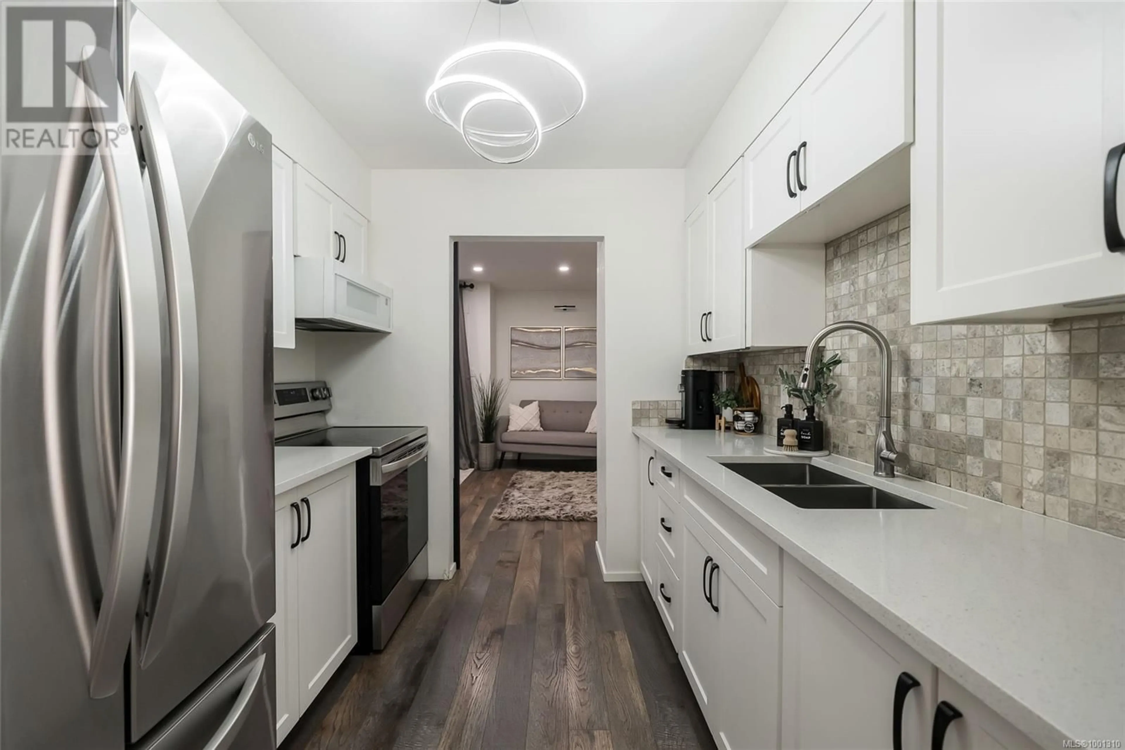 Standard kitchen, unknown for 34 - 855 HOWARD AVENUE, Nanaimo British Columbia V9R5V4
