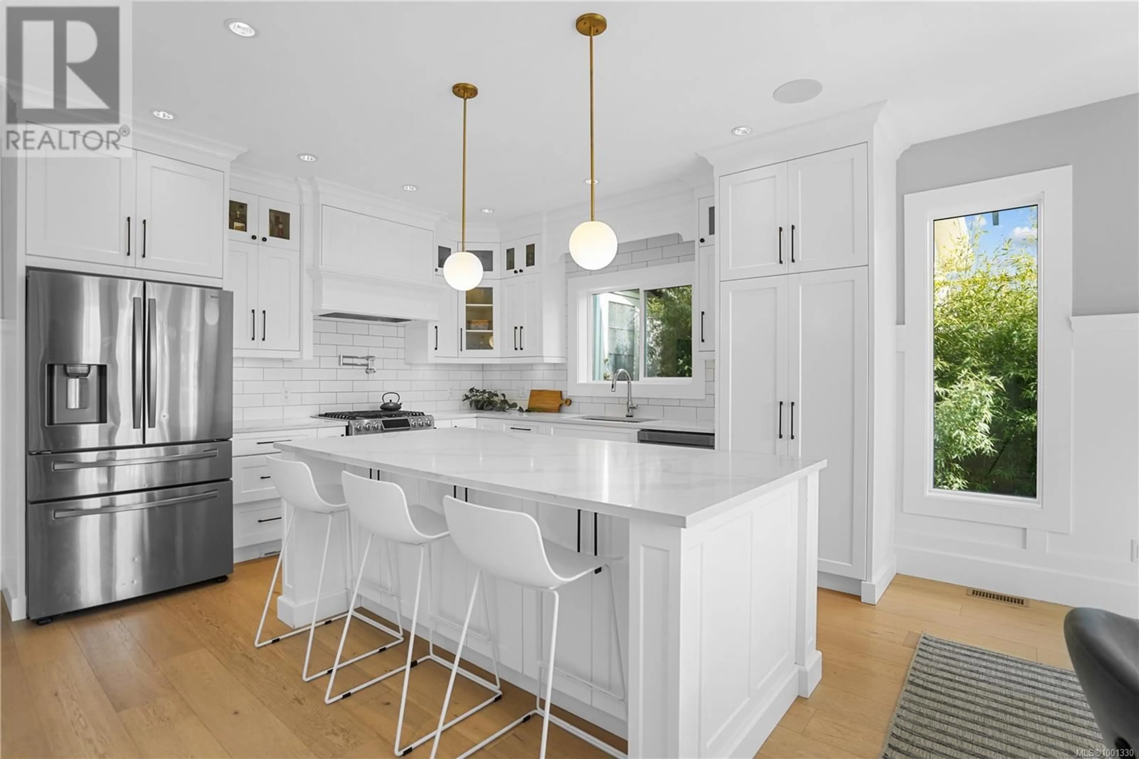 Contemporary kitchen, ceramic/tile floor for 309 CADILLAC AVENUE, Saanich British Columbia V8Z1V2
