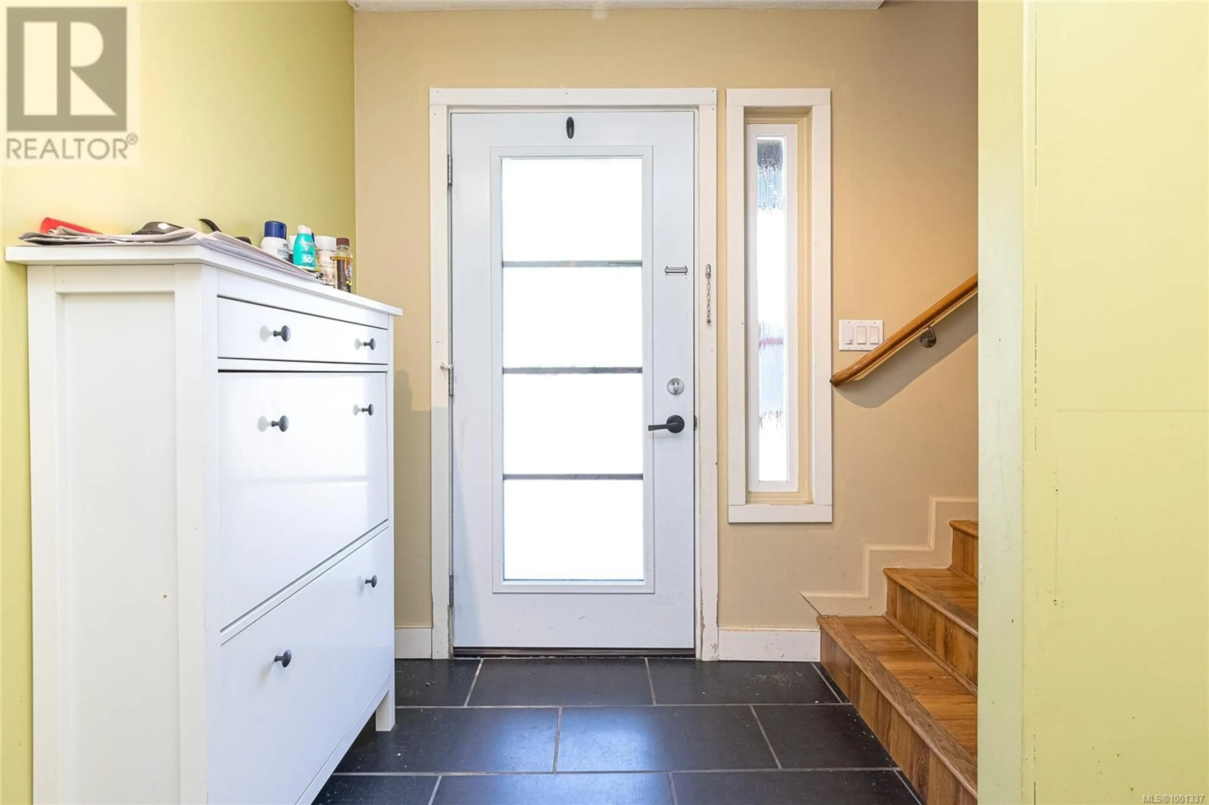 Indoor entryway for 629 EVANS DRIVE, Colwood British Columbia V9B5E4
