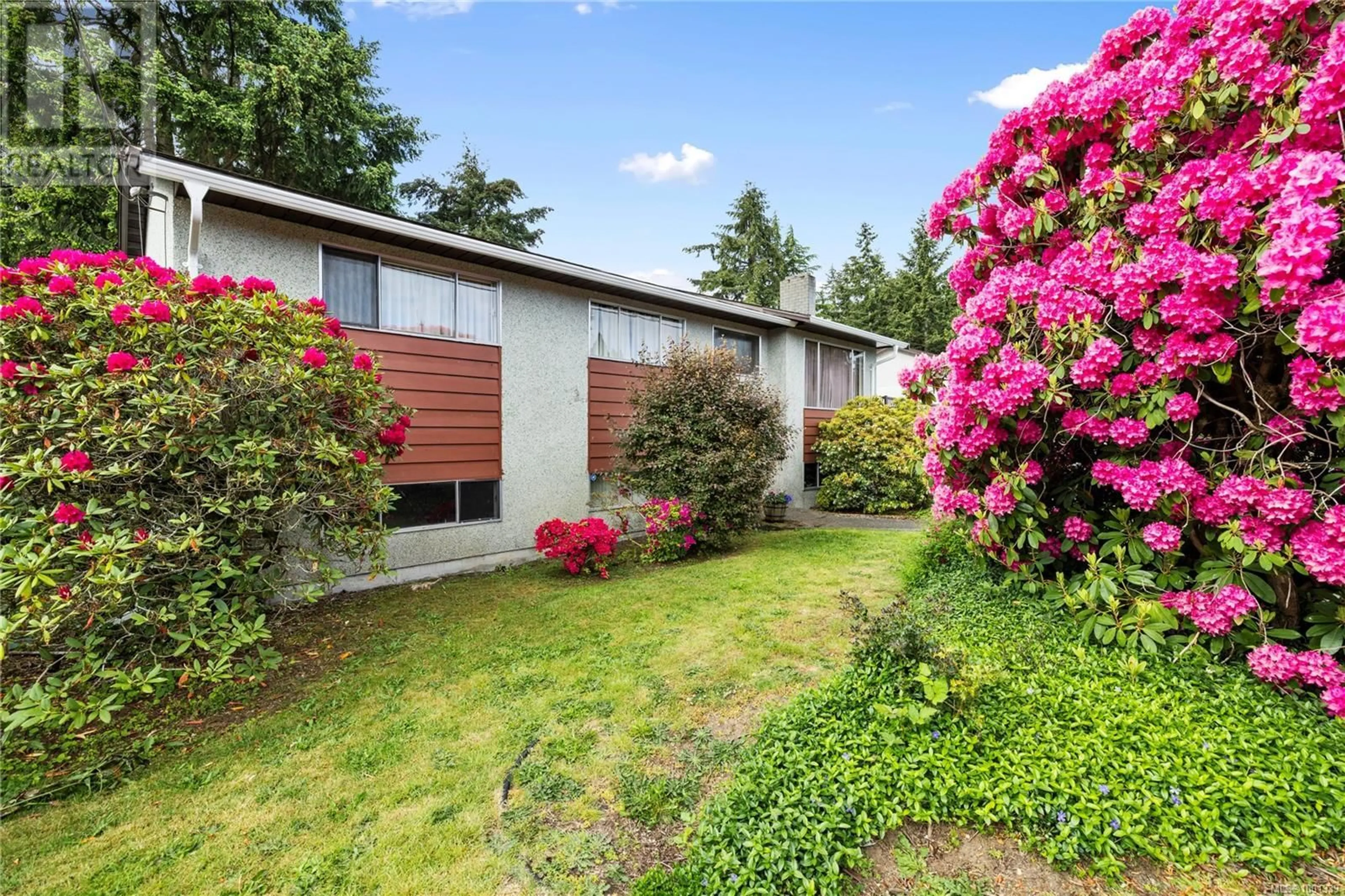 Home with vinyl exterior material, street for 1106 THUNDERBIRD DRIVE, Nanaimo British Columbia V9S2P2