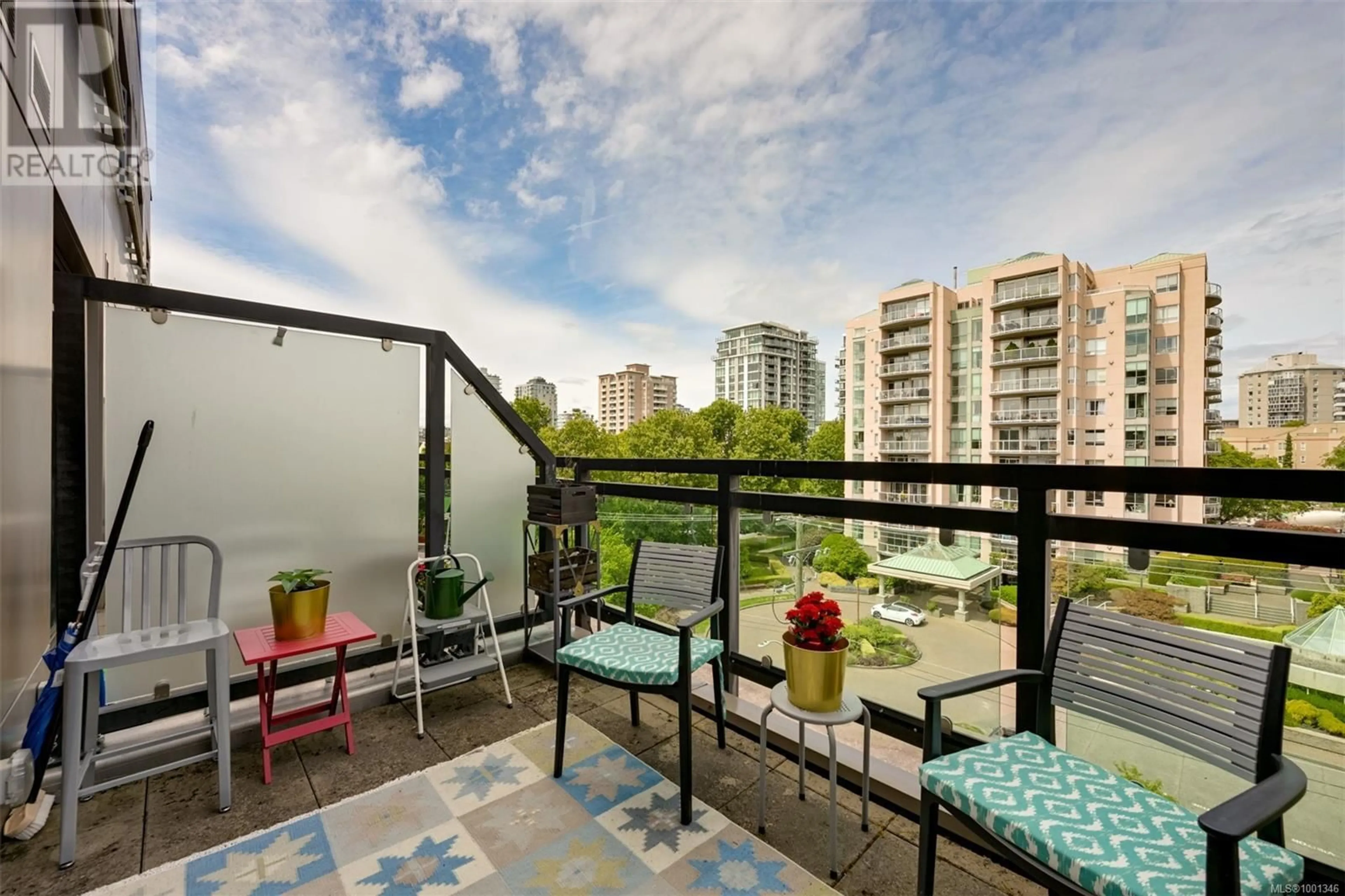 Patio, city buildings view from balcony for 523 - 1029 VIEW STREET, Victoria British Columbia V8V0C9