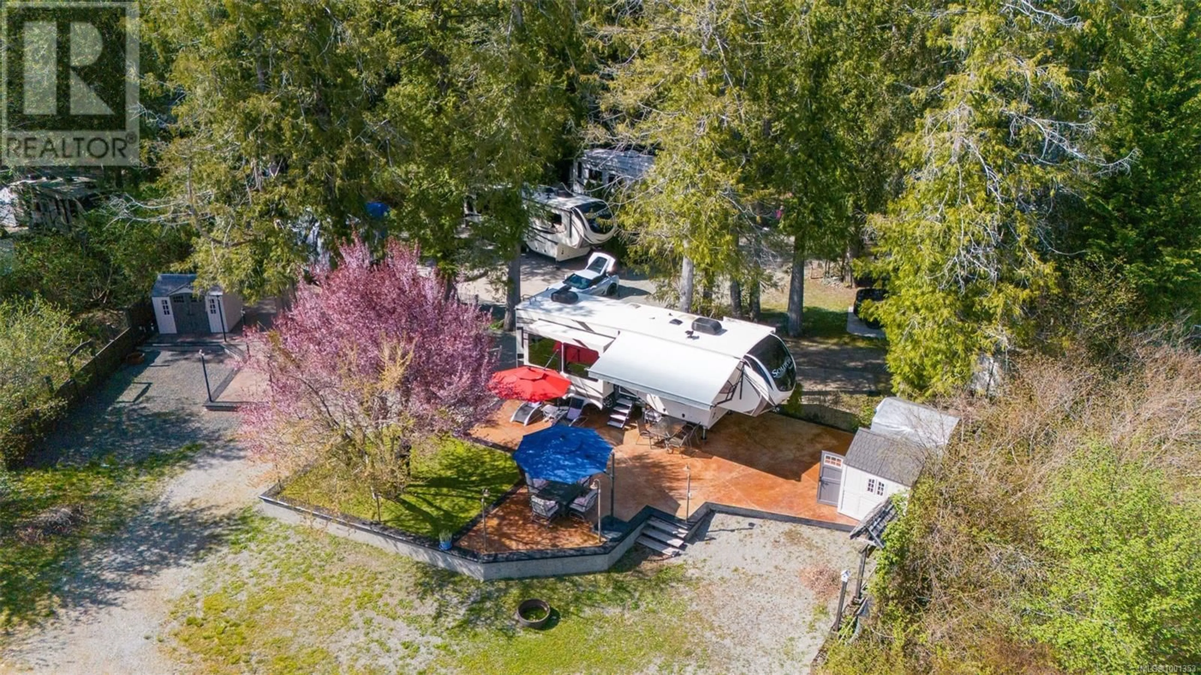 A pic from outside/outdoor area/front of a property/back of a property/a pic from drone, street for S7 - 10324 LAKESHORE ROAD, Port Alberni British Columbia V9Y8Z6
