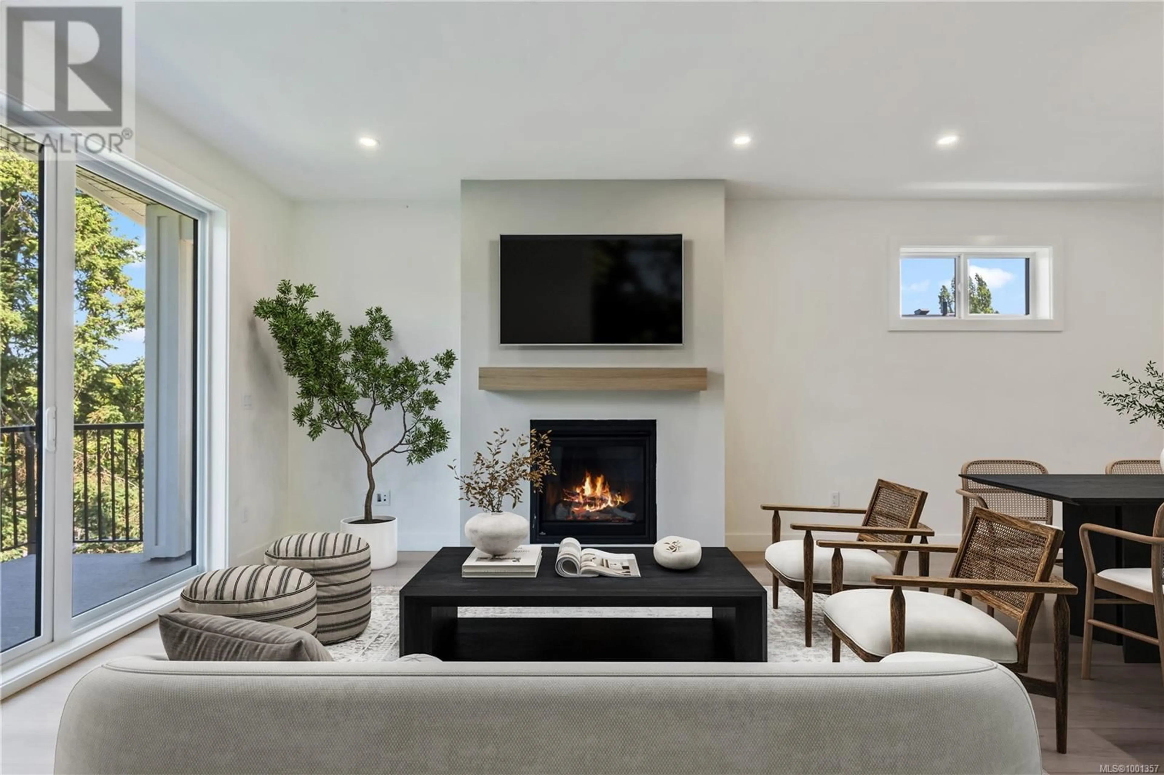 Living room with furniture, unknown for 950 TULIP AVENUE, Saanich British Columbia V8Z2P7