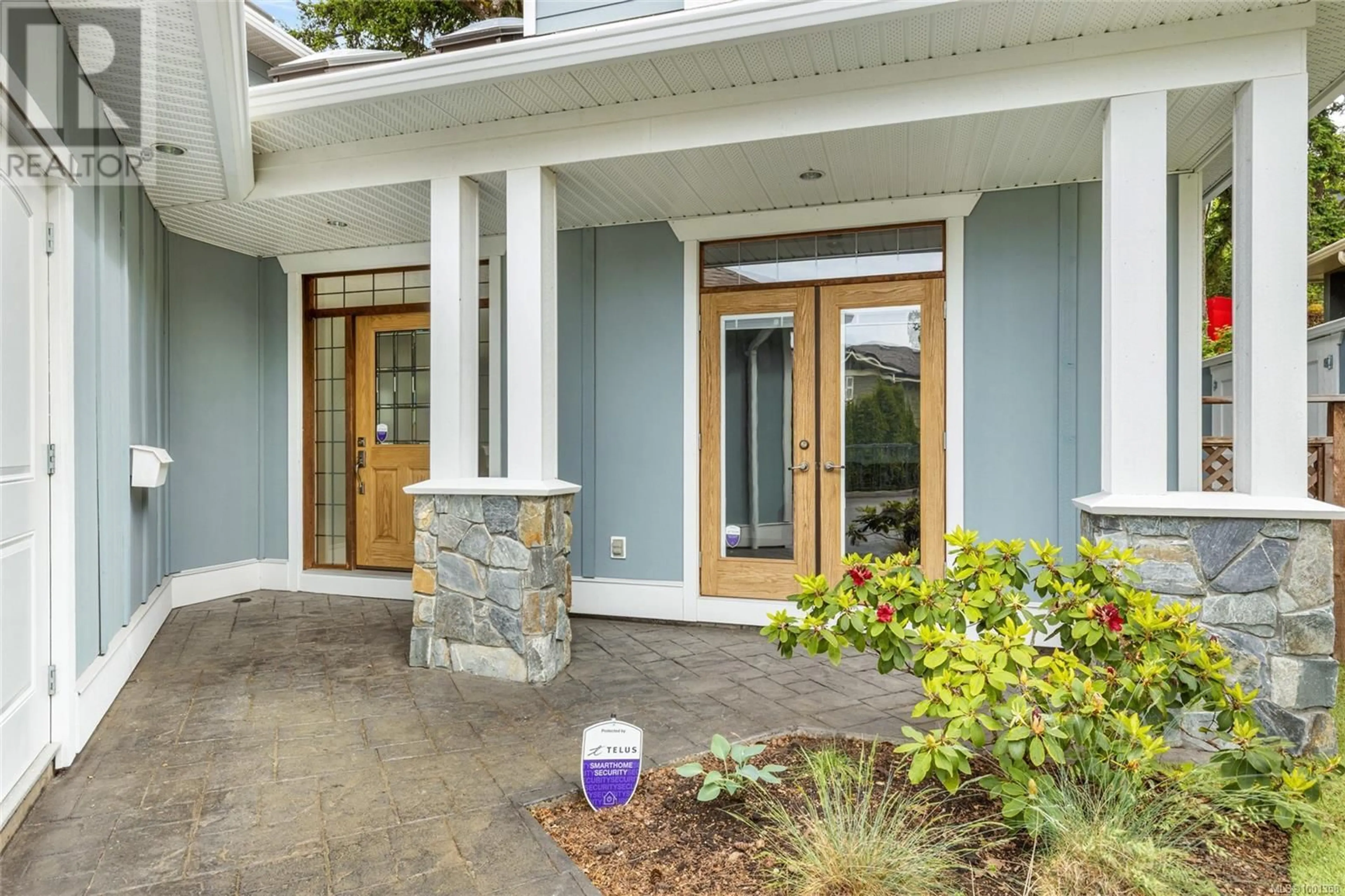 Indoor entryway for 3927 DRUCE LANE, Saanich British Columbia V8P0A2