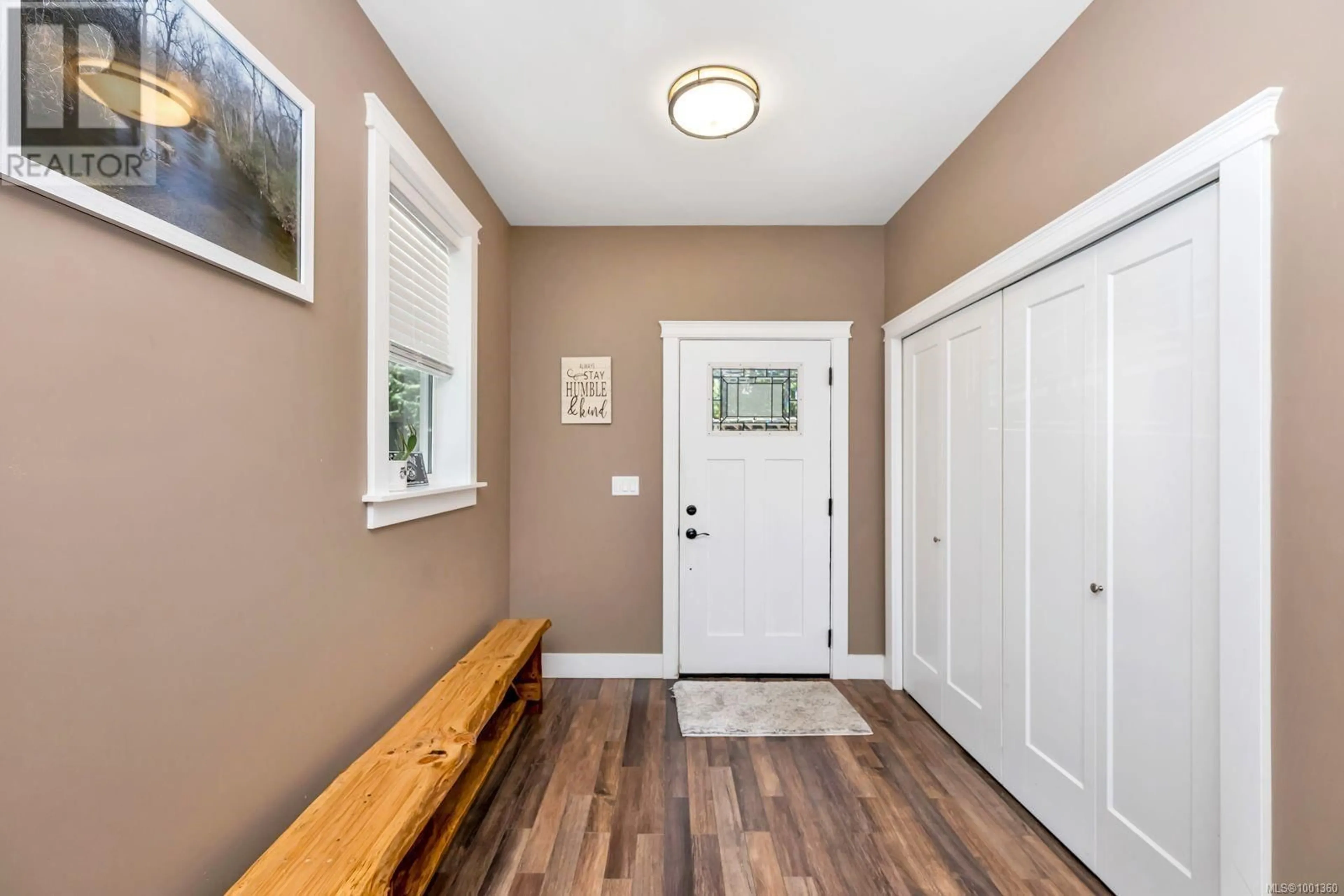 Indoor entryway for 905 WHITTAKER ROAD, Malahat British Columbia V0R2L0