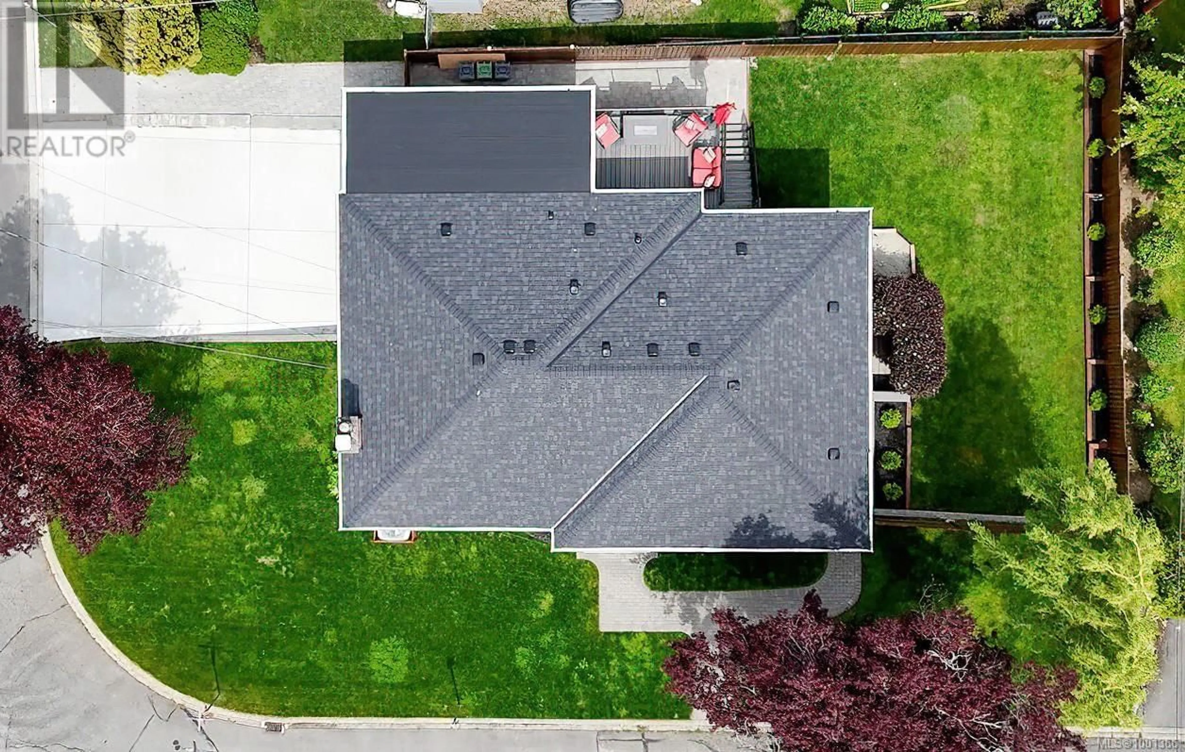 A pic from outside/outdoor area/front of a property/back of a property/a pic from drone, street for 1392 TREEBANK ROAD WEST, Esquimalt British Columbia V9A6Y8
