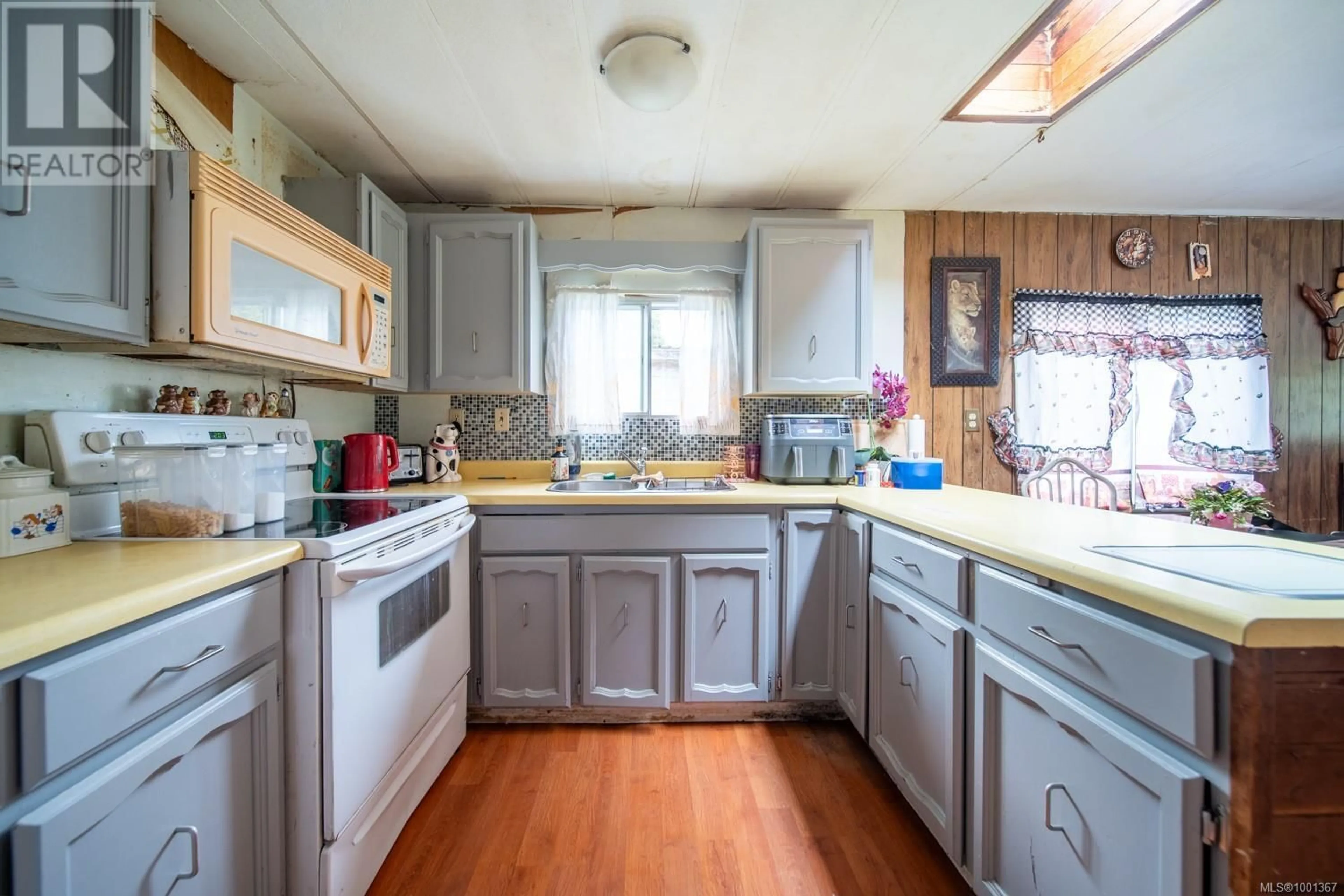 Standard kitchen, unknown for 43 - 971 DOUGLAS AVENUE, Nanaimo British Columbia V9R6C1