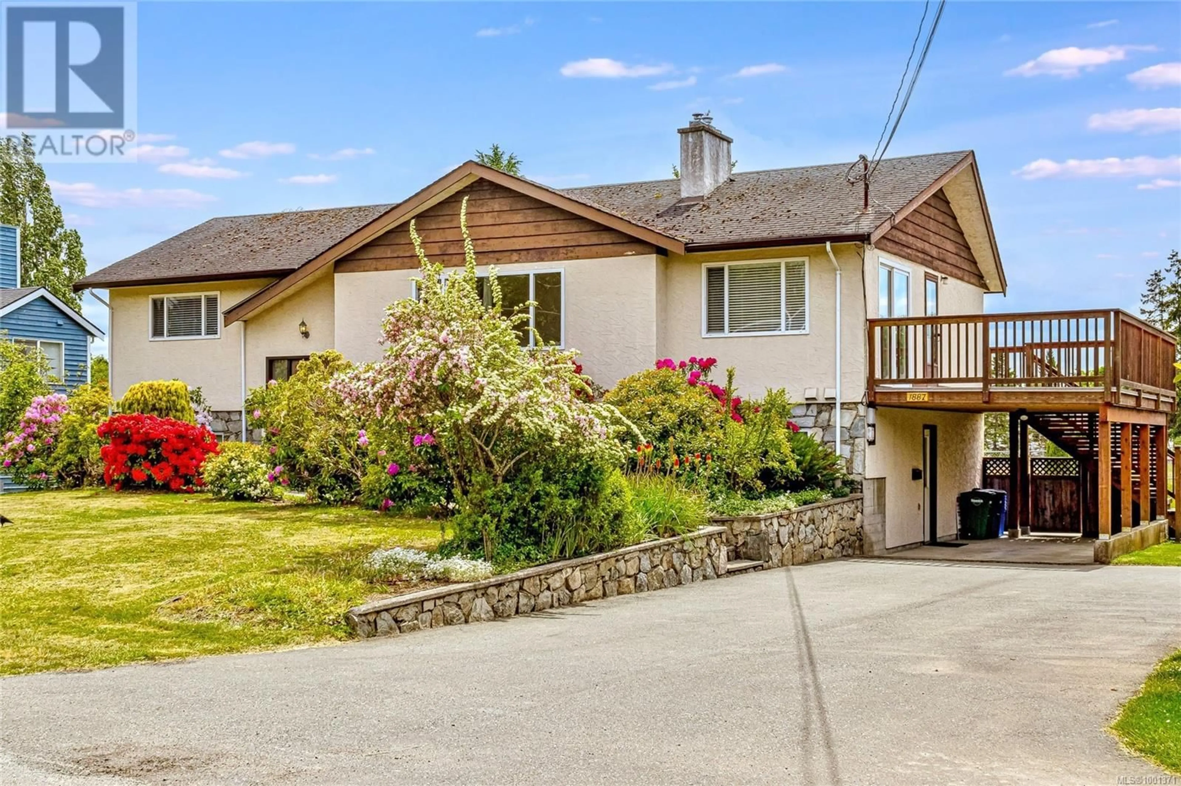 Home with vinyl exterior material, street for 1887 SAN PEDRO AVENUE, Saanich British Columbia V8N2G7