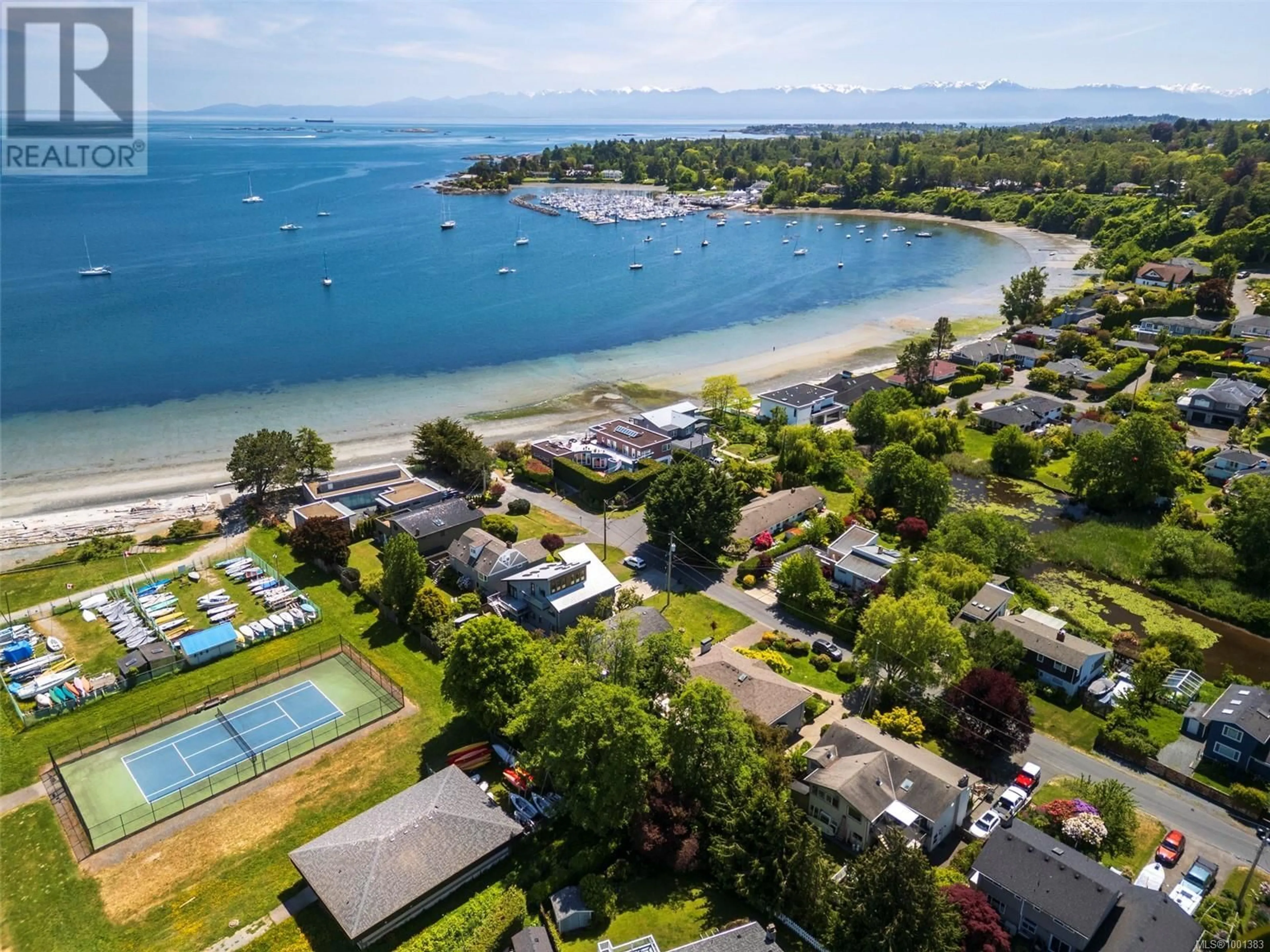 A pic from outside/outdoor area/front of a property/back of a property/a pic from drone, water/lake/river/ocean view for 3814 BEACHVIEW PLACE, Saanich British Columbia V8P5N8
