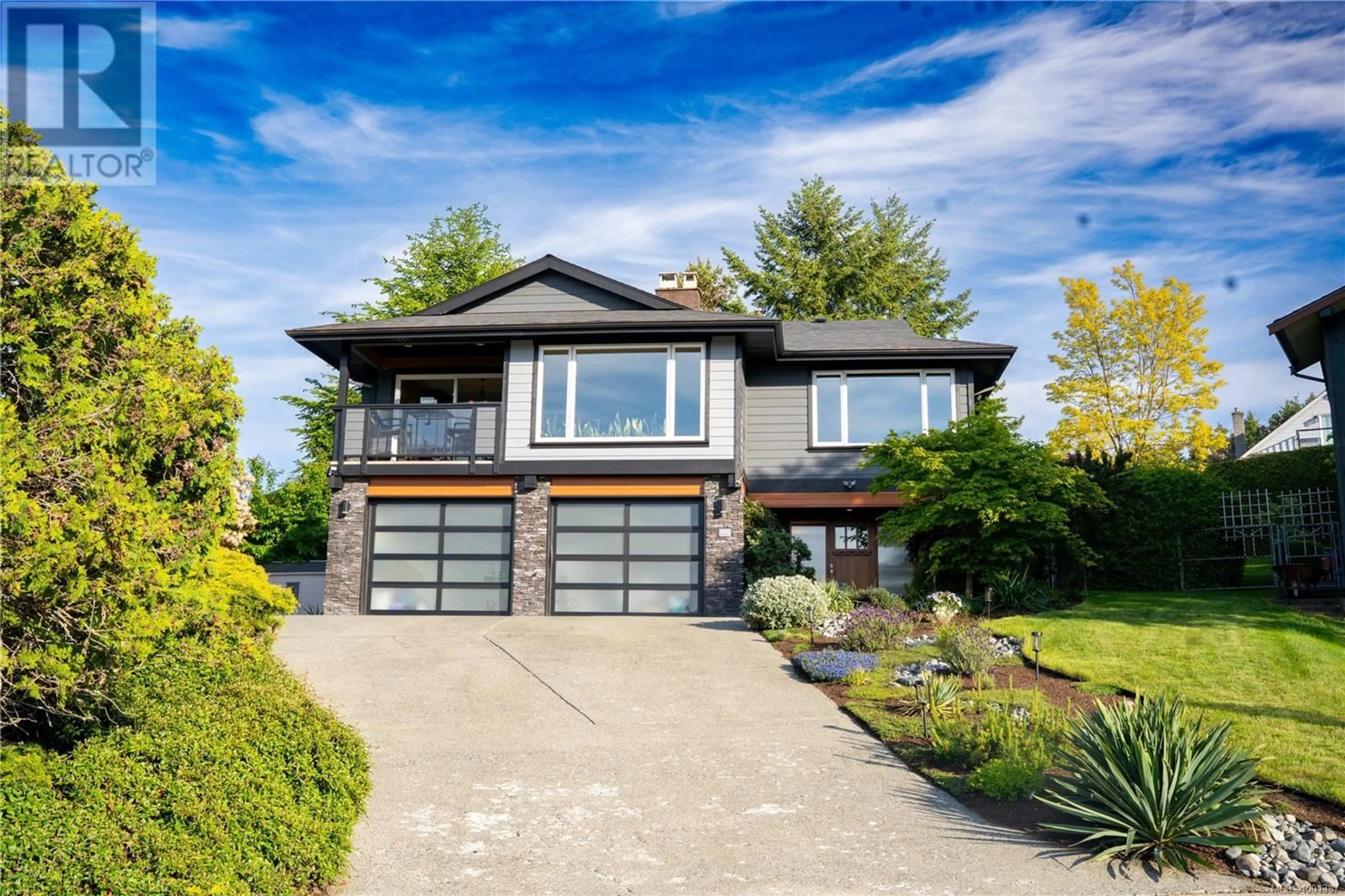 Home with vinyl exterior material, street for 6706 ELLEN PLACE, Nanaimo British Columbia V9V1A2