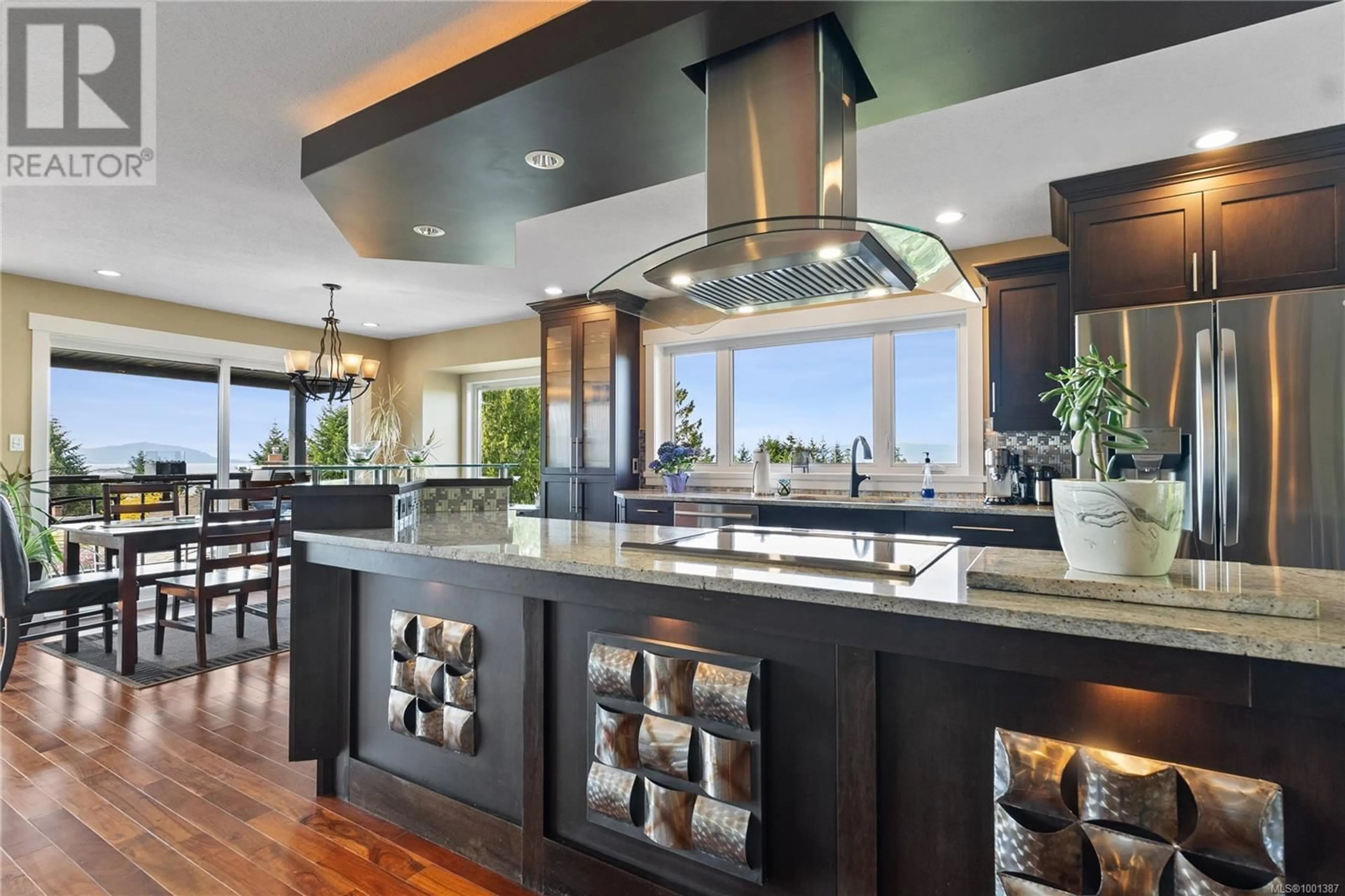 Contemporary kitchen, unknown for 6706 ELLEN PLACE, Nanaimo British Columbia V9V1A2