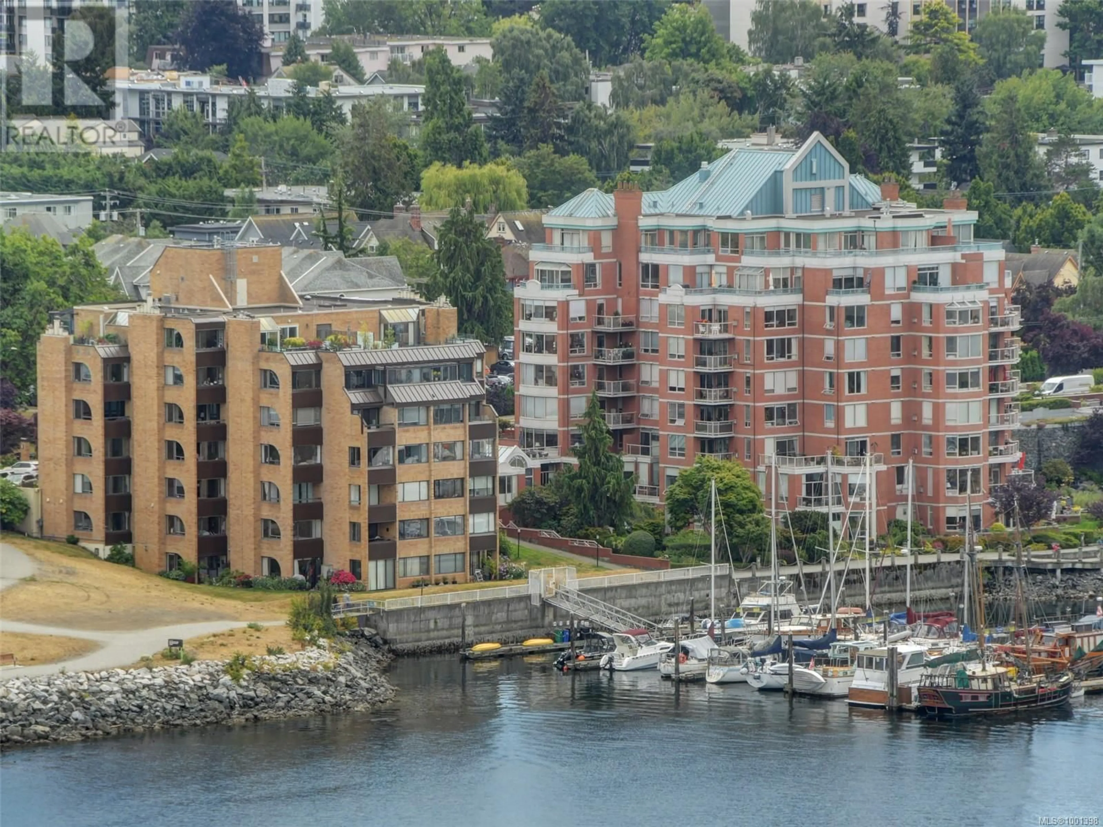 A pic from outside/outdoor area/front of a property/back of a property/a pic from drone, water/lake/river/ocean view for 401 - 640 MONTREAL STREET, Victoria British Columbia V8V1Z8