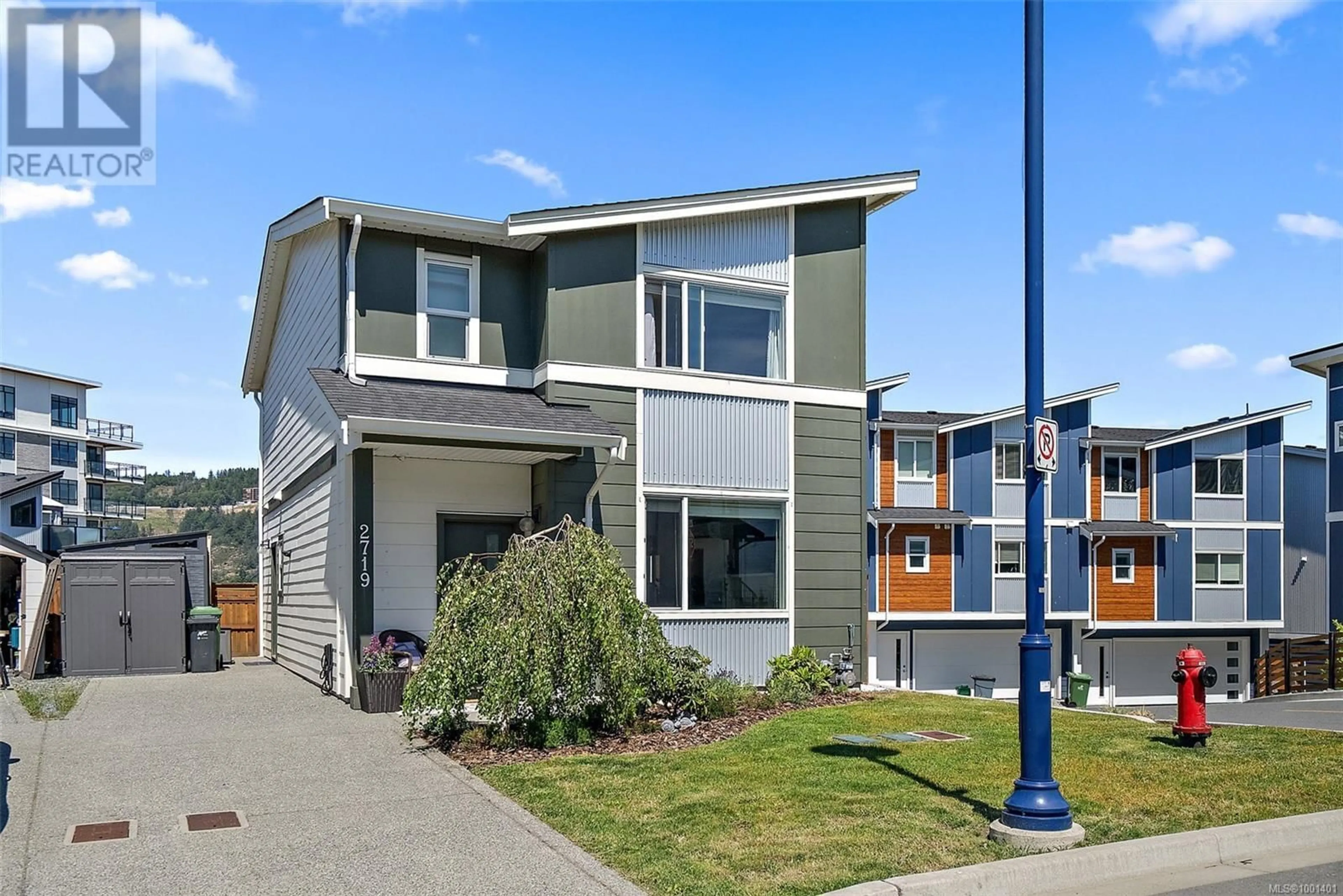 Home with vinyl exterior material, street for 2719 CELESTIAL COURT, Langford British Columbia V9B3R6