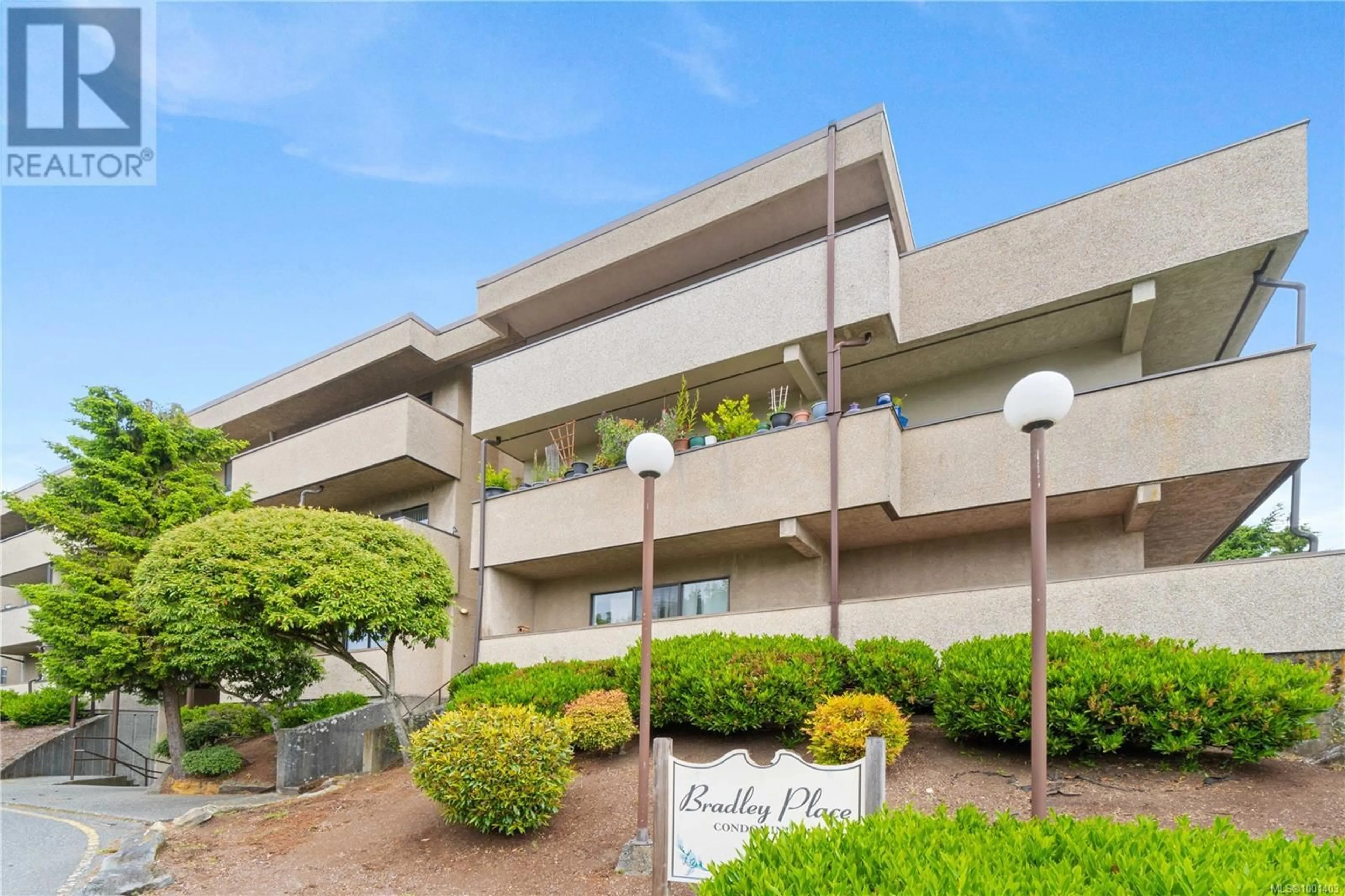 Indoor foyer for 309 - 550 BRADLEY STREET, Nanaimo British Columbia V9S5N4