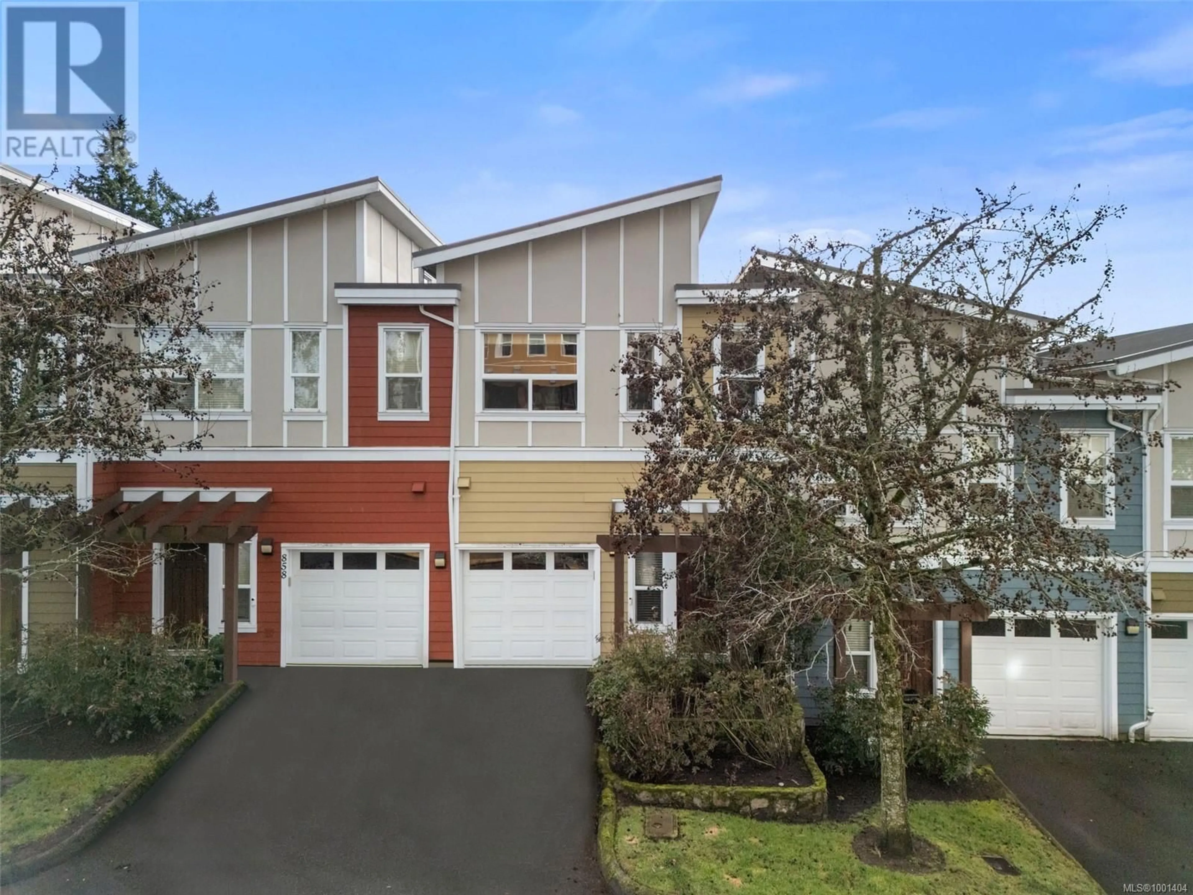 Home with vinyl exterior material, street for 860 BROCK AVENUE, Langford British Columbia V9B3C6