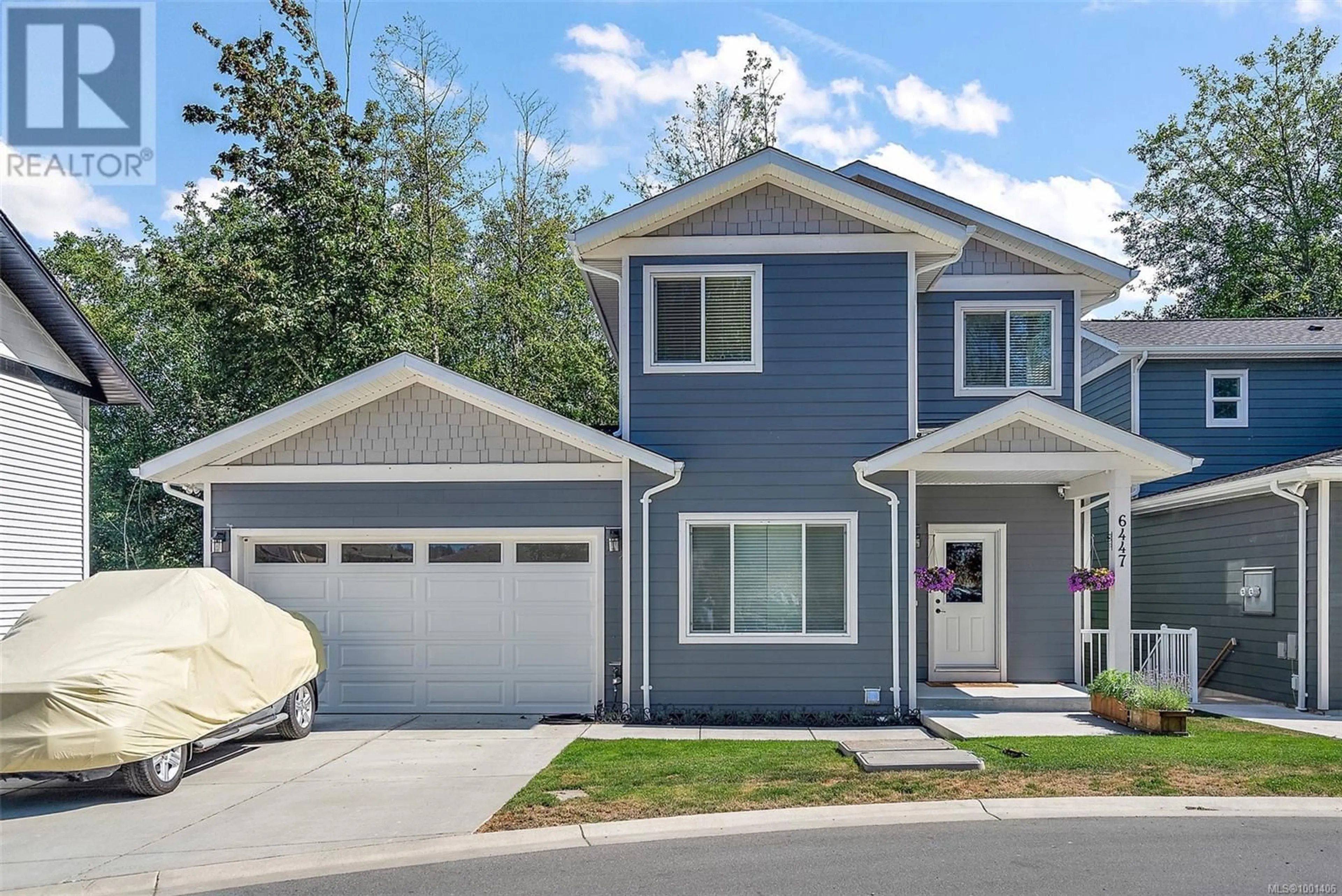 Home with vinyl exterior material, street for 6447 HOPKINS ROAD, Sooke British Columbia V9Z1P6