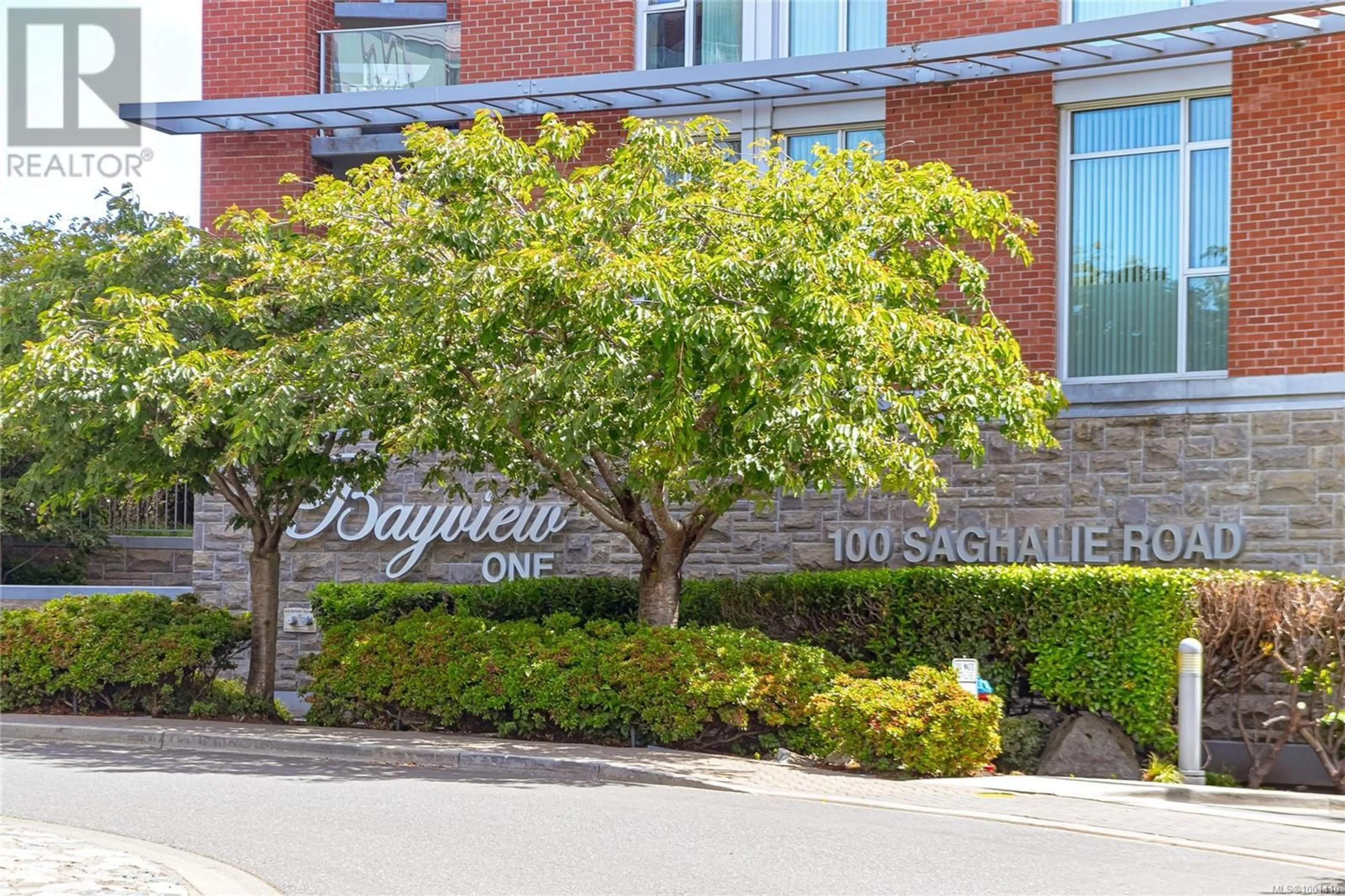 Indoor foyer for 612 - 100 SAGHALIE ROAD, Victoria British Columbia V9A0A1