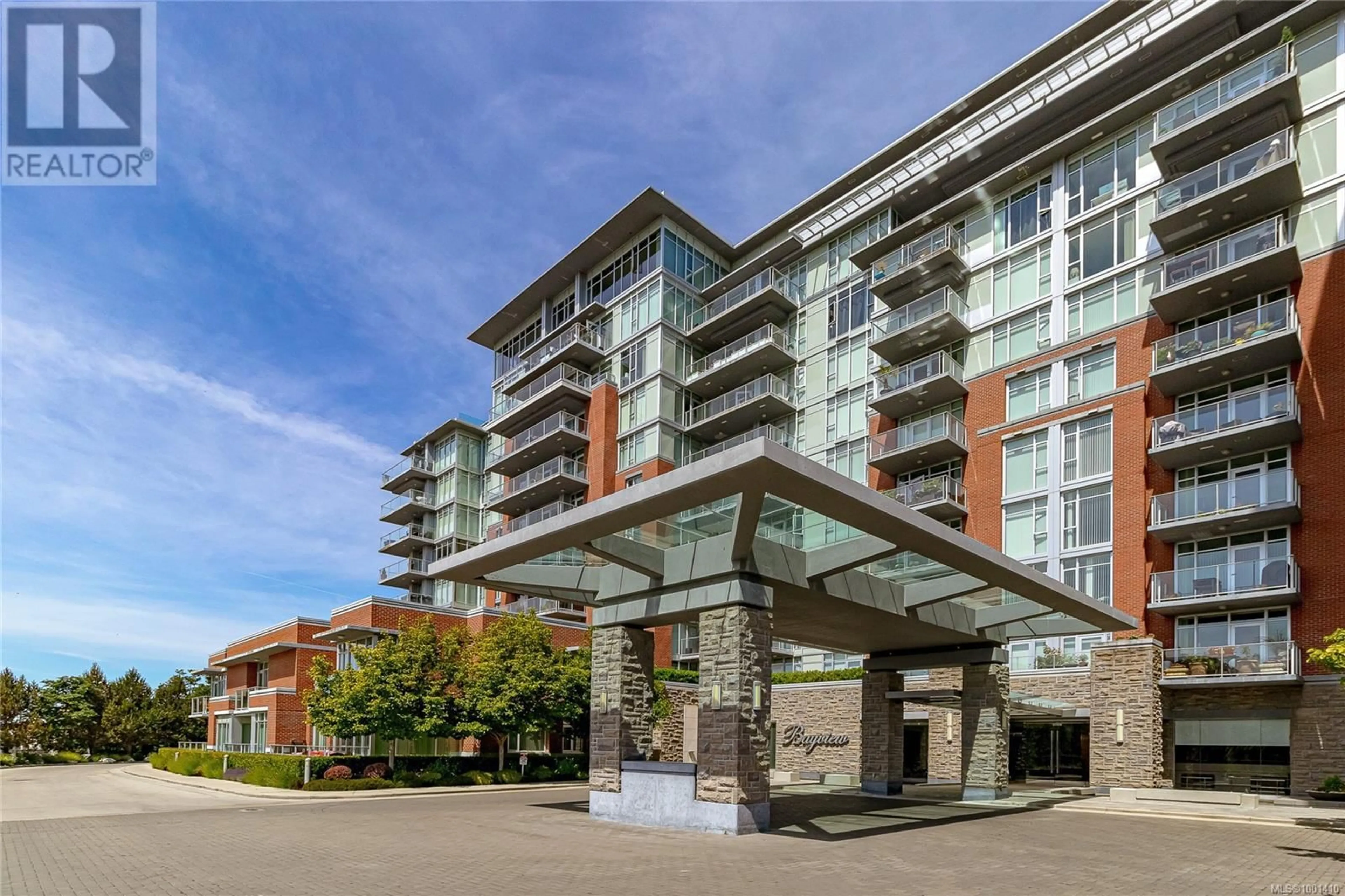 Indoor foyer for 612 - 100 SAGHALIE ROAD, Victoria British Columbia V9A0A1