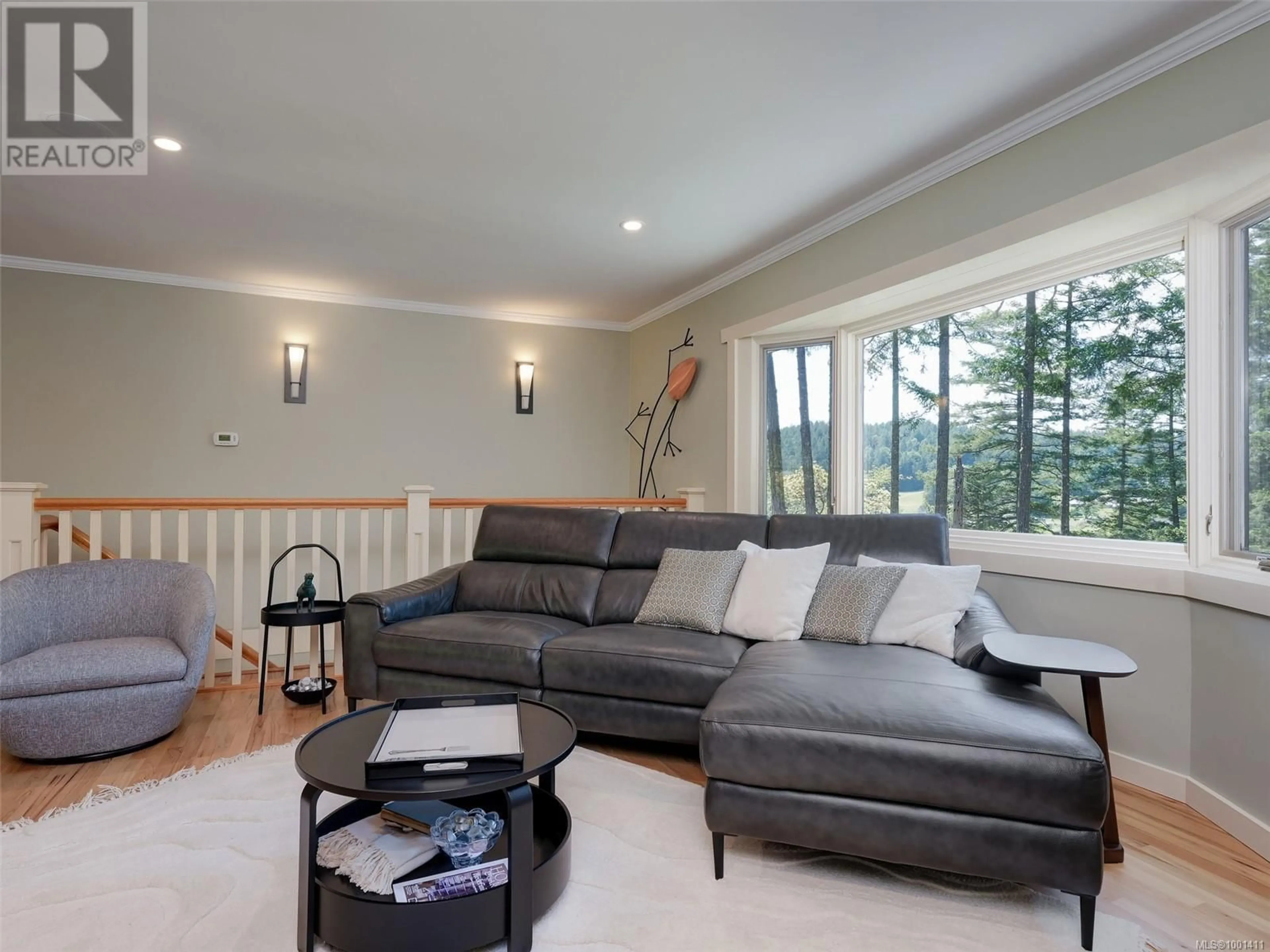 Living room with furniture, unknown for 5920 BEAR HILL ROAD, Saanich British Columbia V9E2J3