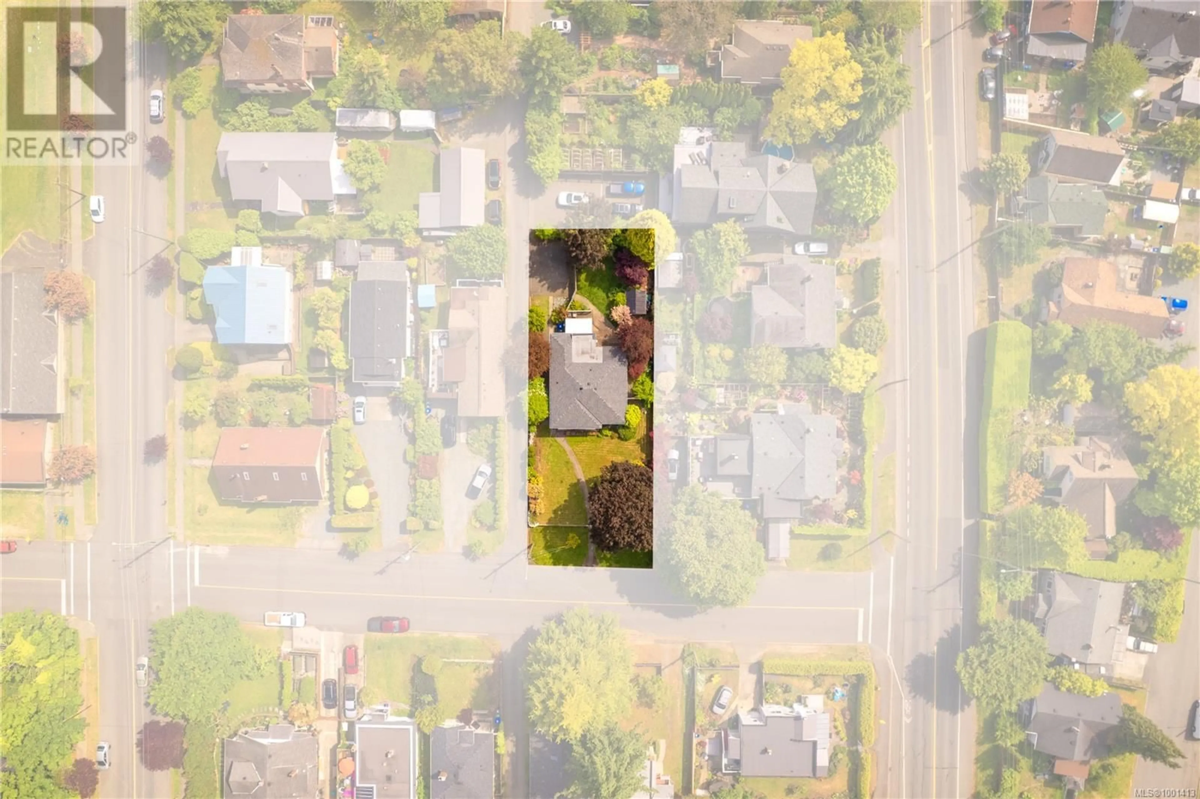 A pic from outside/outdoor area/front of a property/back of a property/a pic from drone, street for 927 CAMPBELL STREET, Nanaimo British Columbia V9R3H5