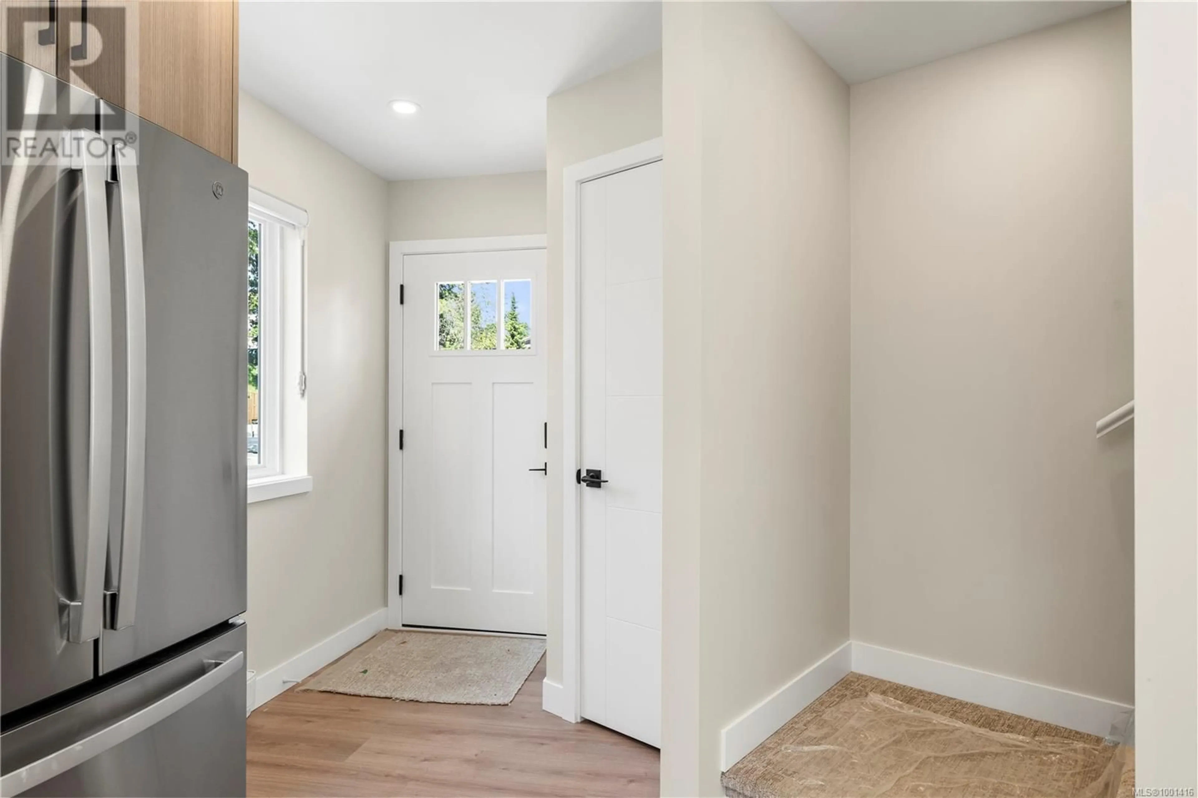 Indoor entryway for 723 STONEBROOK LANE, Langford British Columbia V9B5N3