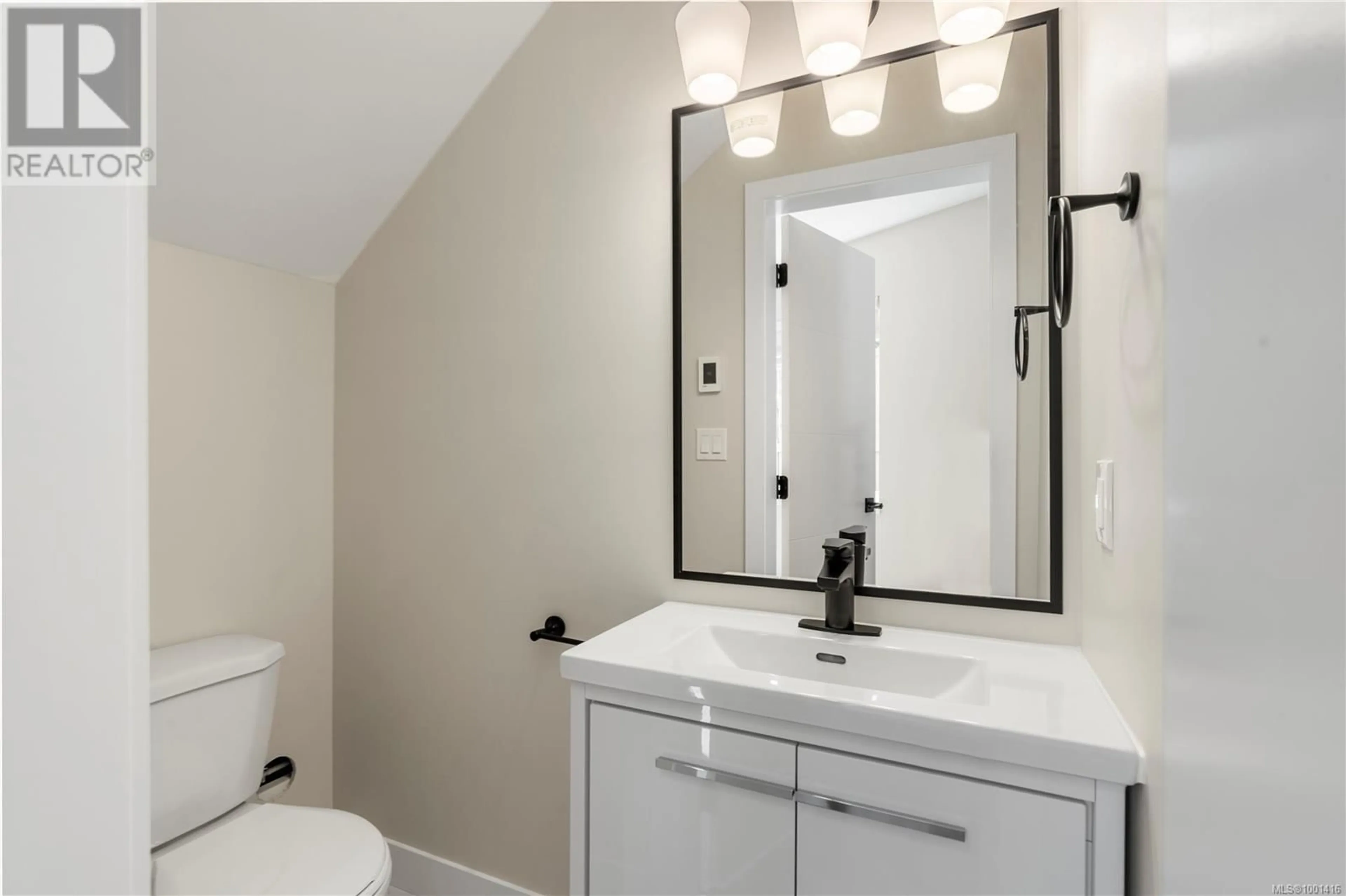 Standard bathroom, ceramic/tile floor for 723 STONEBROOK LANE, Langford British Columbia V9B5N3