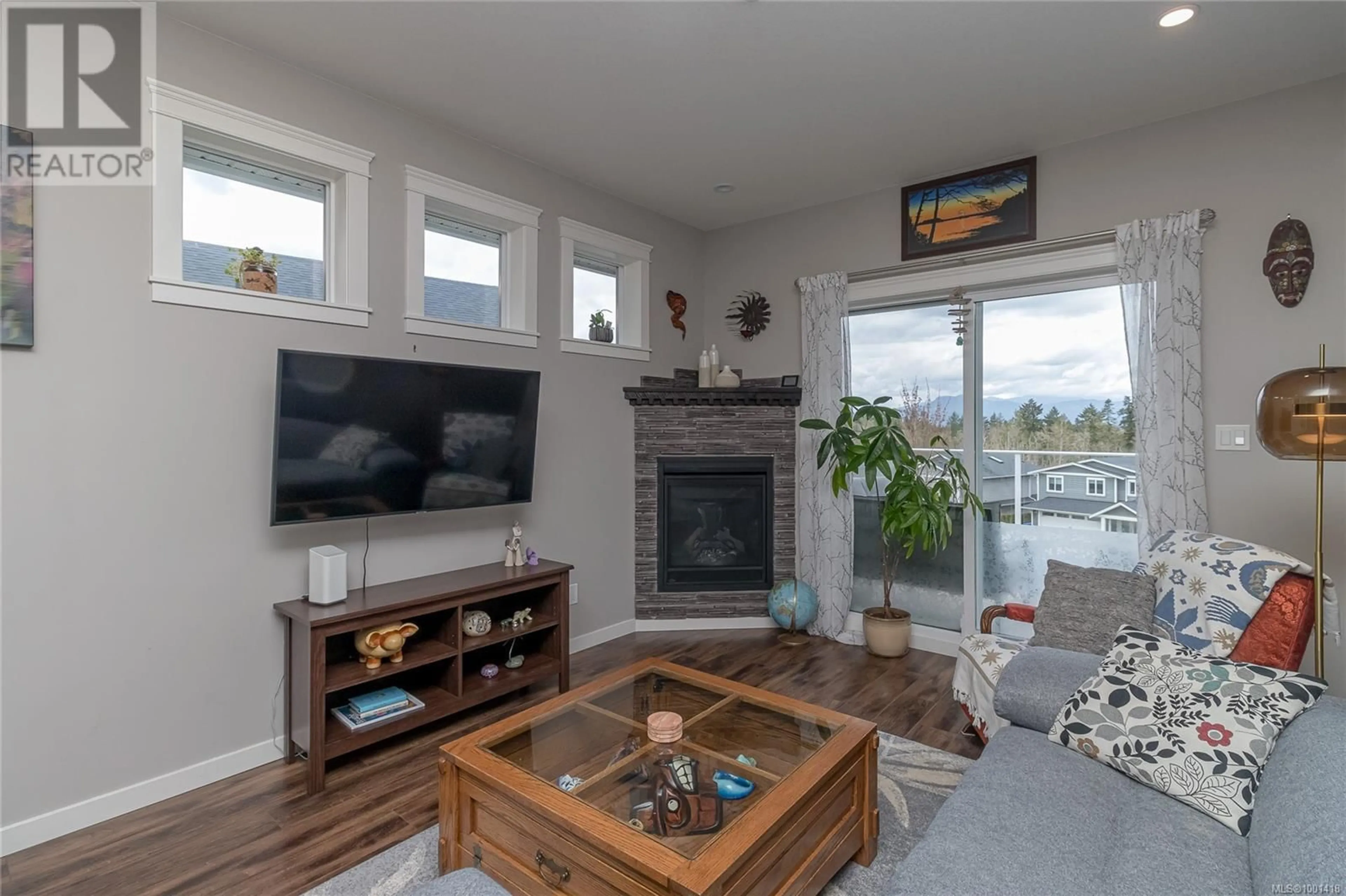 Living room with furniture, unknown for 4645 MALLARD WAY, Cowichan Bay British Columbia V0R1N1