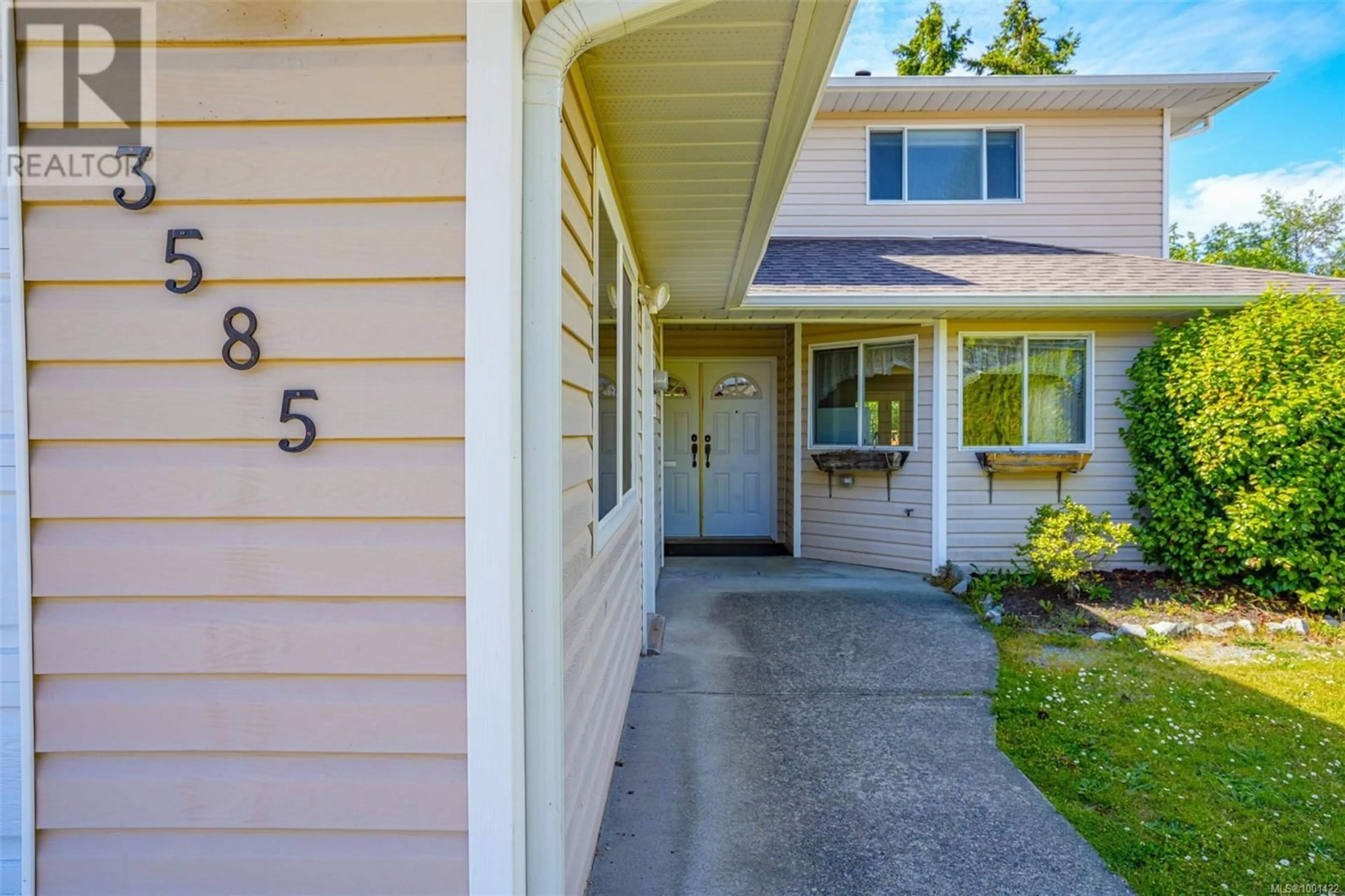Home with vinyl exterior material, street for 3585 HUFF DRIVE, Port Alberni British Columbia V9Y8B3