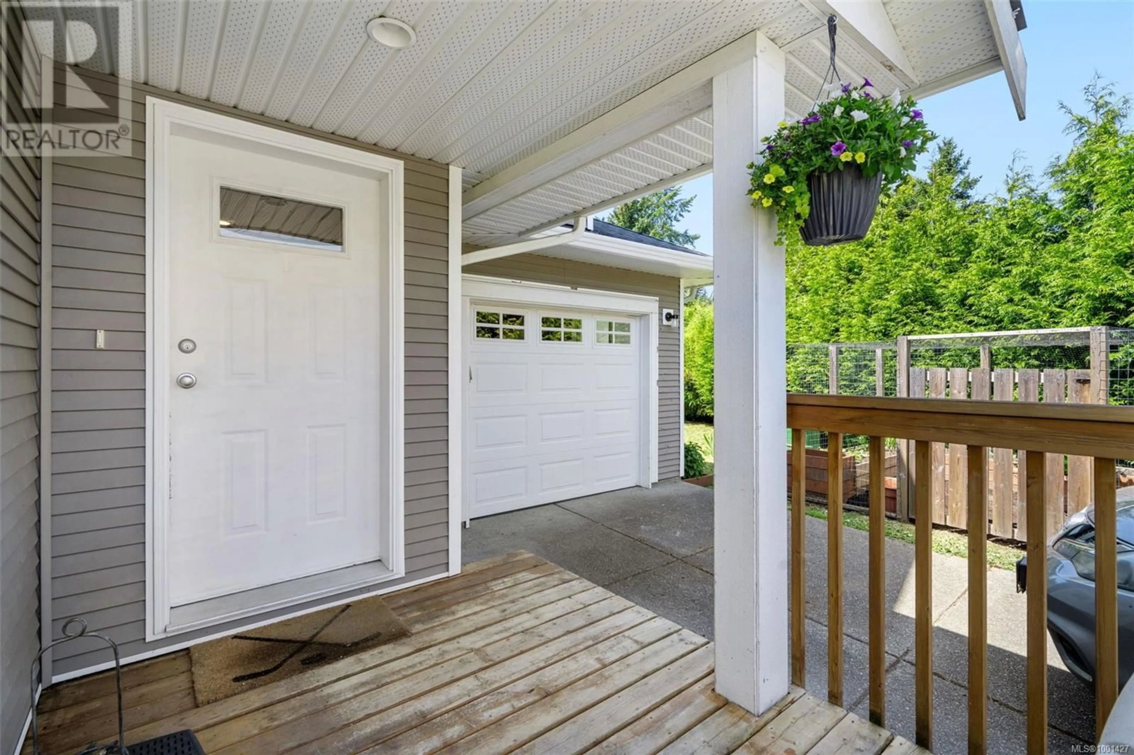 Indoor entryway for 2178 PYRITE DRIVE, Sooke British Columbia V9Z0L8