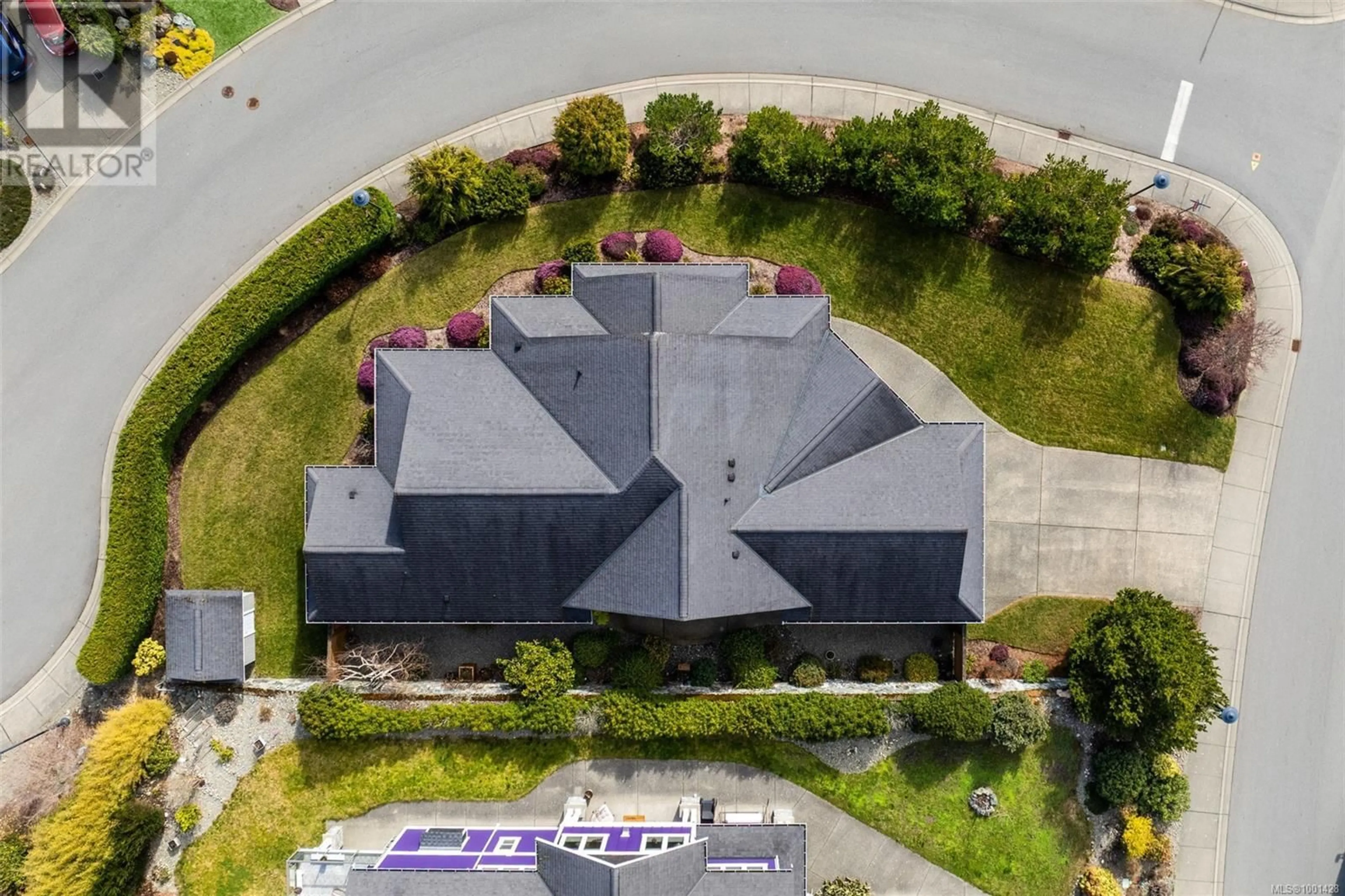 A pic from outside/outdoor area/front of a property/back of a property/a pic from drone, unknown for 2363 MOUNTAIN HEIGHTS DRIVE, Sooke British Columbia V9Z1M4