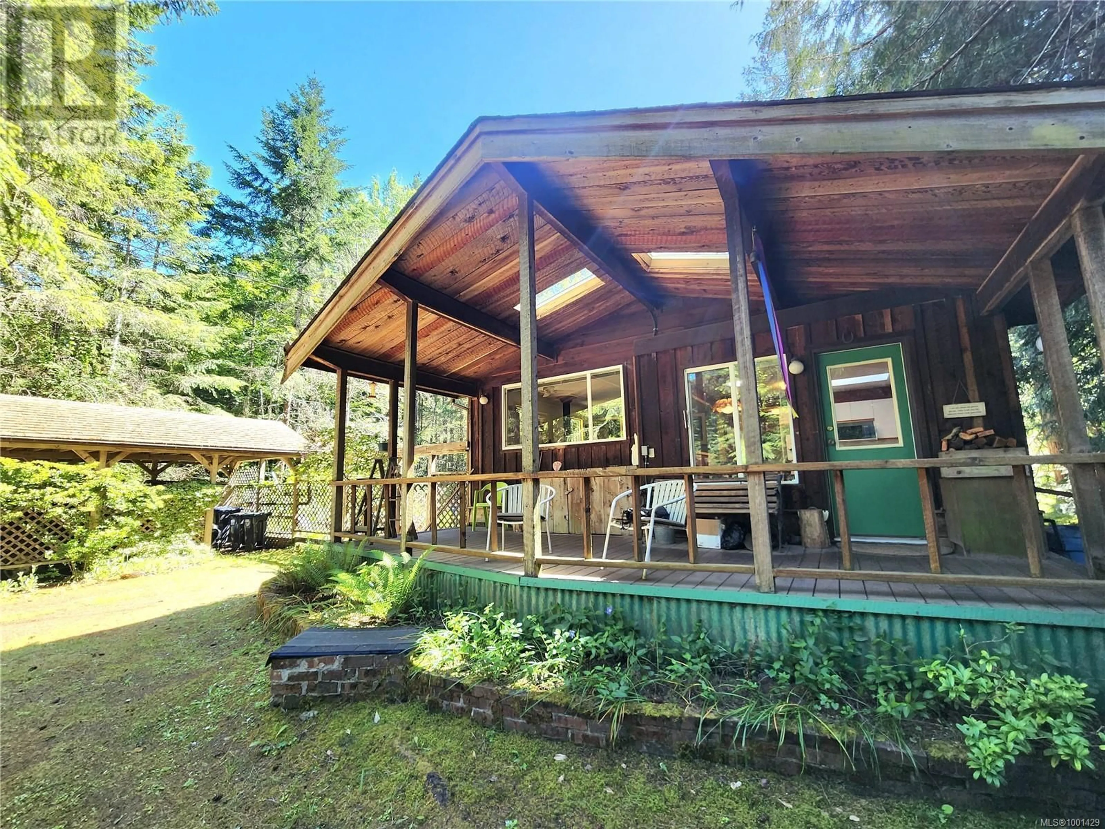 Patio, forest/trees view for 195 MALASPINA DRIVE, Gabriola Island British Columbia V0R1X1