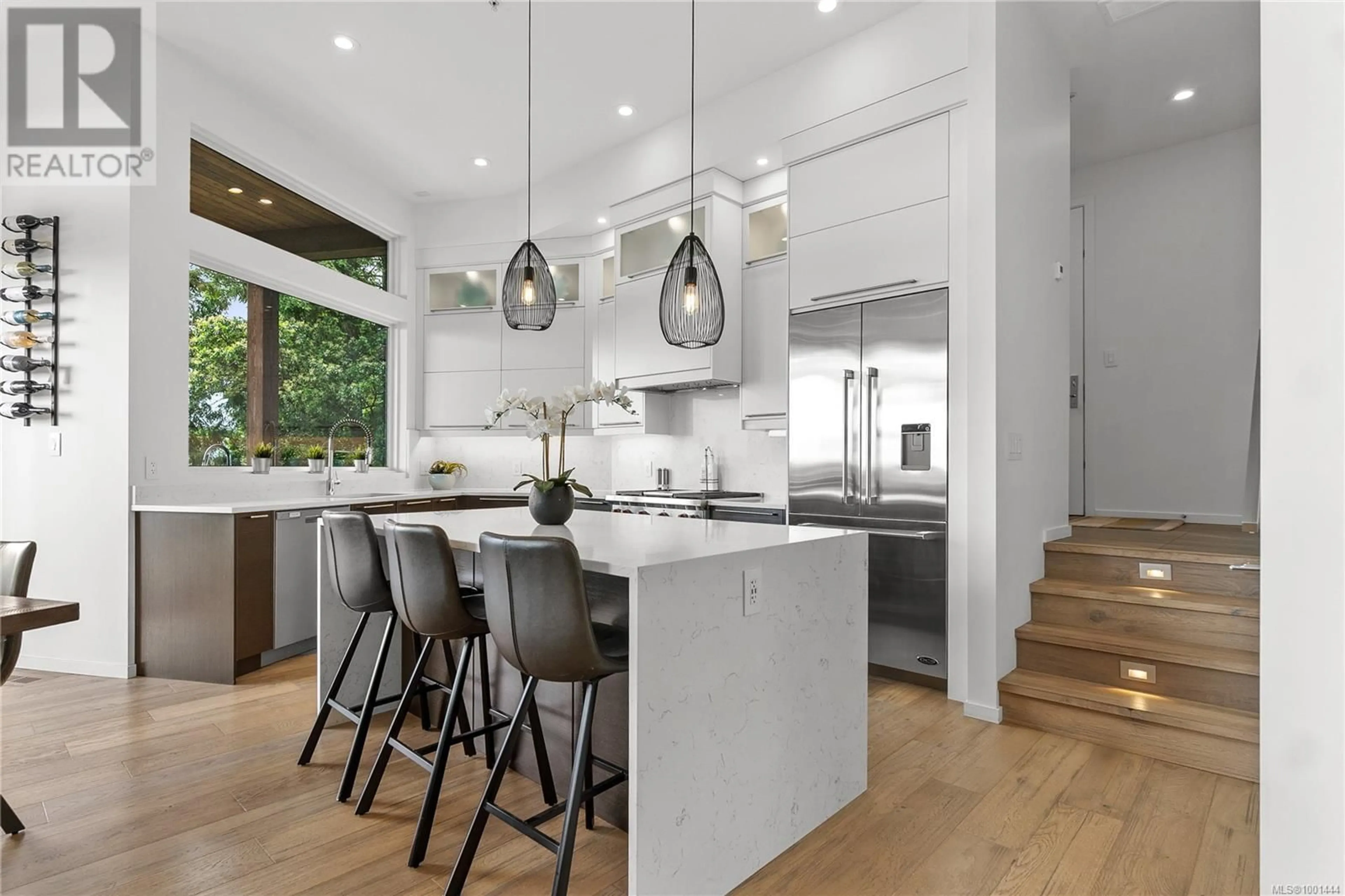 Contemporary kitchen, unknown for 561 CUMBERLAND PLACE, Nanaimo British Columbia V9T4S5
