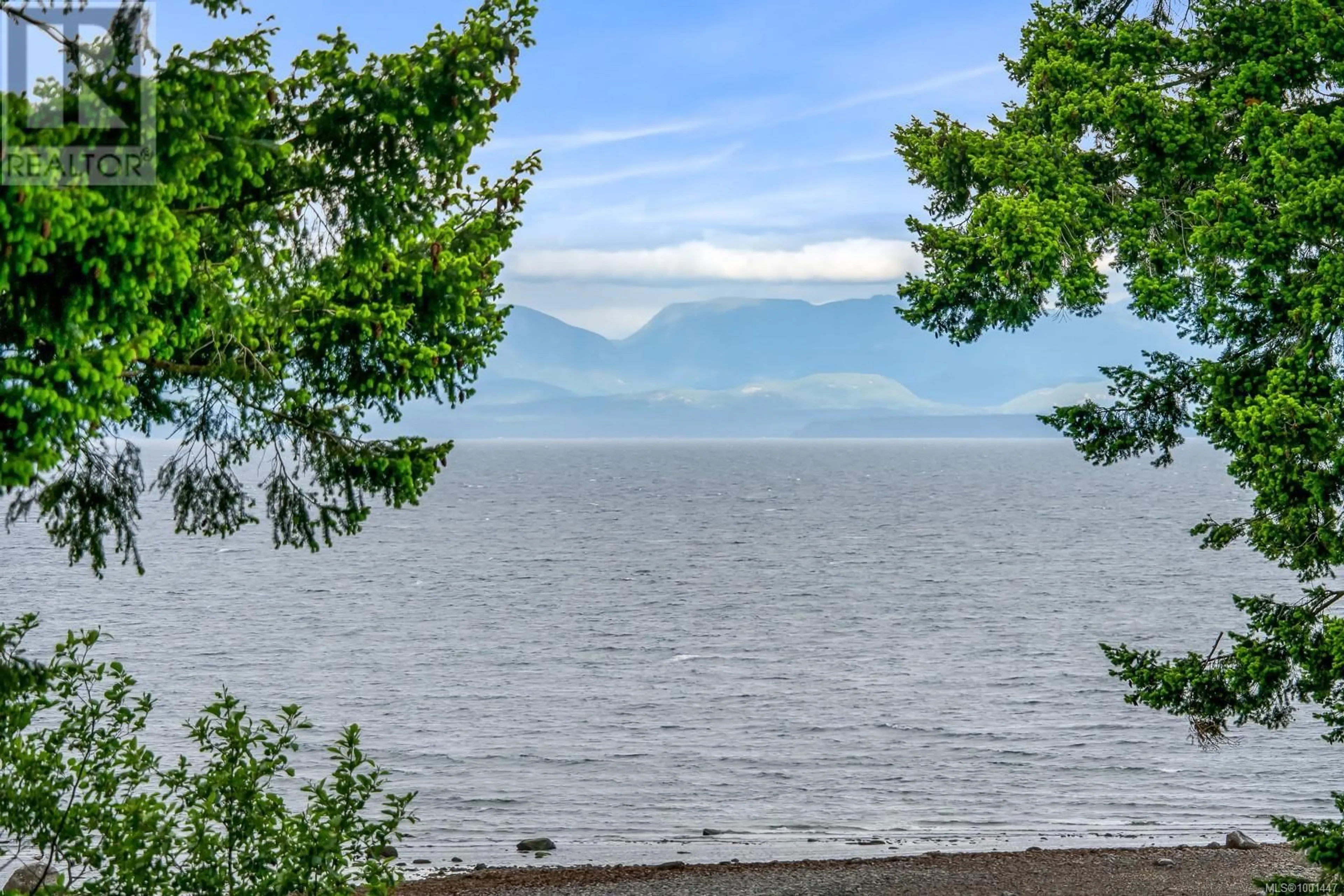 Blurry image for 2376 SEABANK ROAD, Courtenay British Columbia V9J1X5