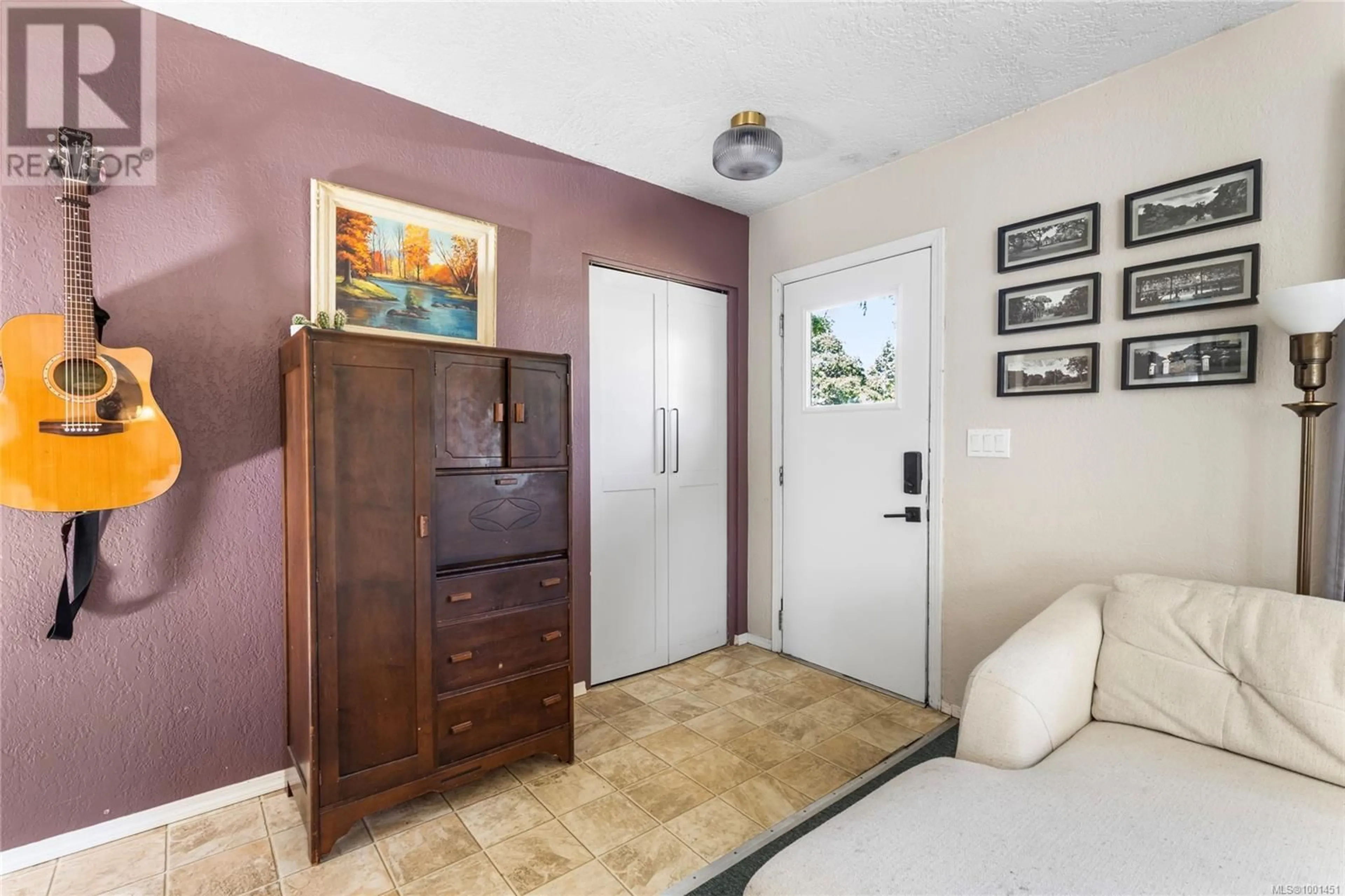 Indoor entryway for 2838 ALDWYND ROAD, Langford British Columbia V9B3S7