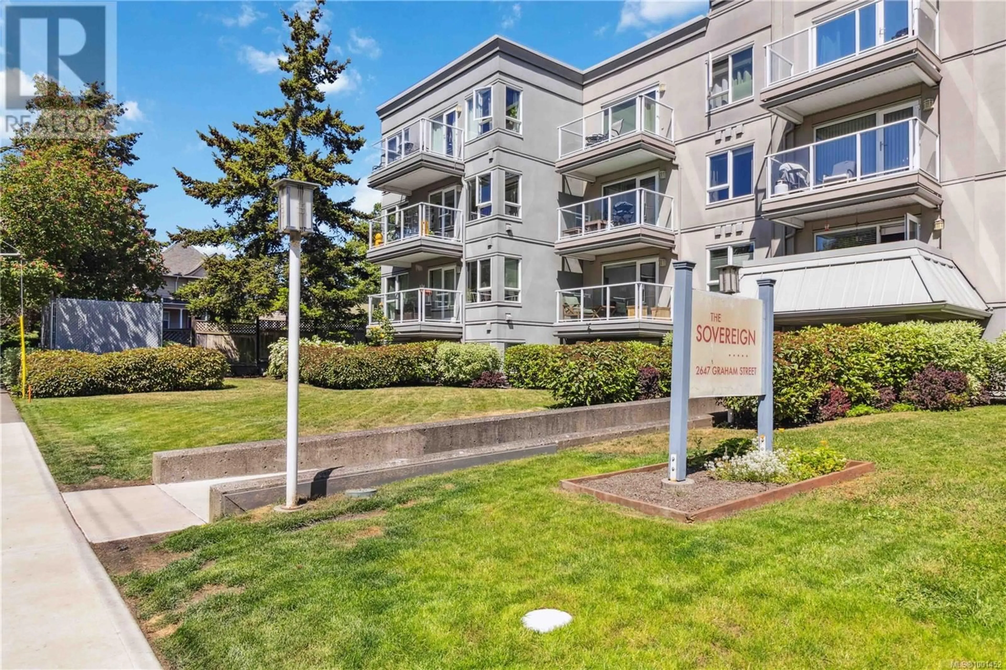 Patio, street for 407 - 2647 GRAHAM STREET, Victoria British Columbia V8T3Y8