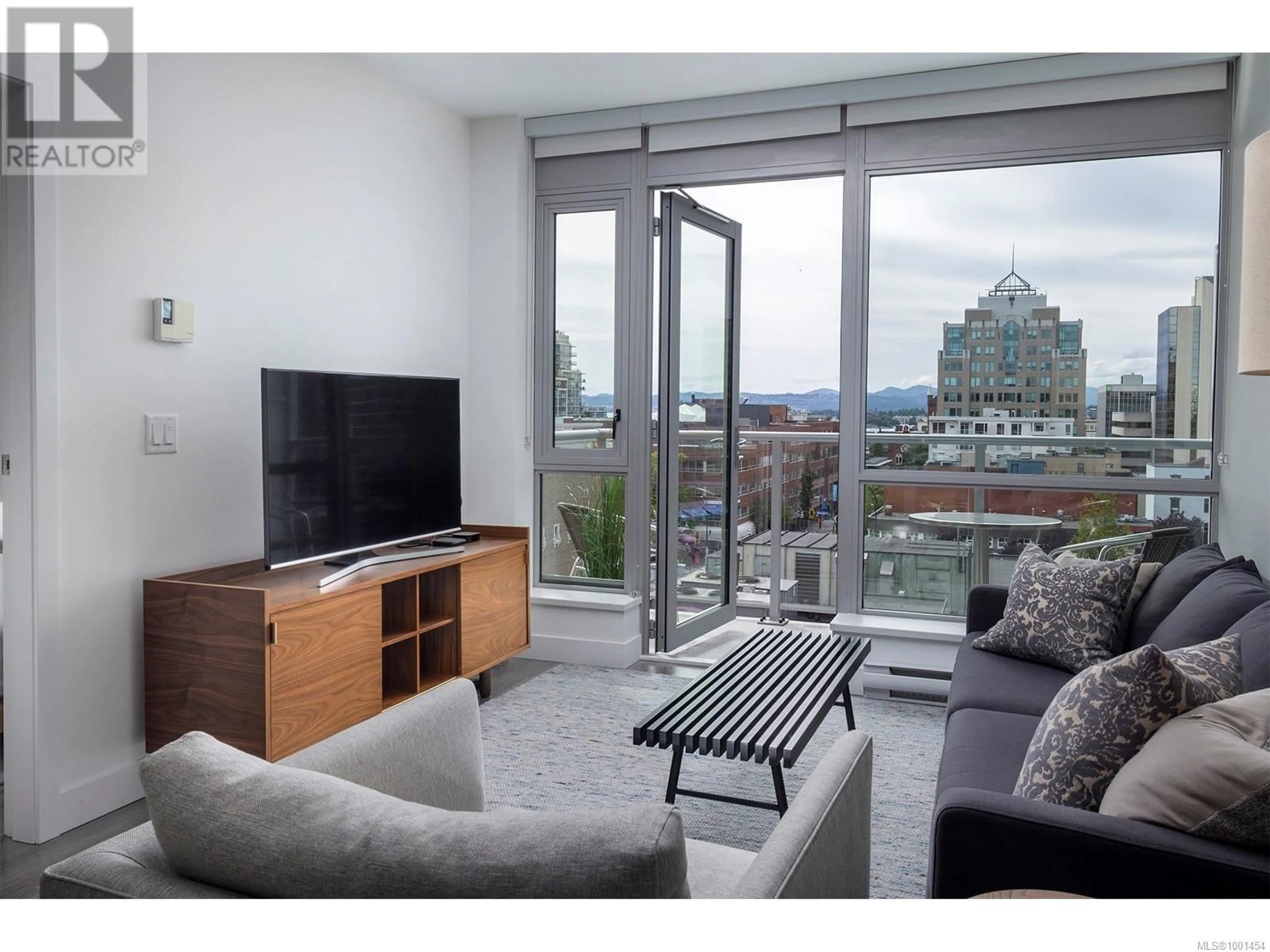 Living room with furniture, unknown for 710 - 838 BROUGHTON STREET, Victoria British Columbia V8W1E4