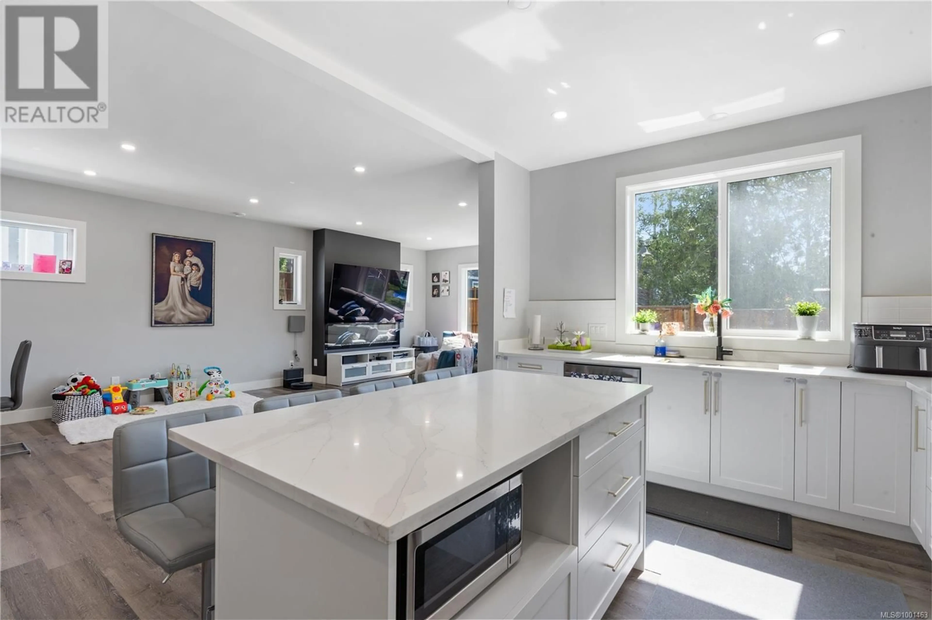 Contemporary kitchen, ceramic/tile floor for 3567 DELBLUSH LANE, Langford British Columbia V9C0K5