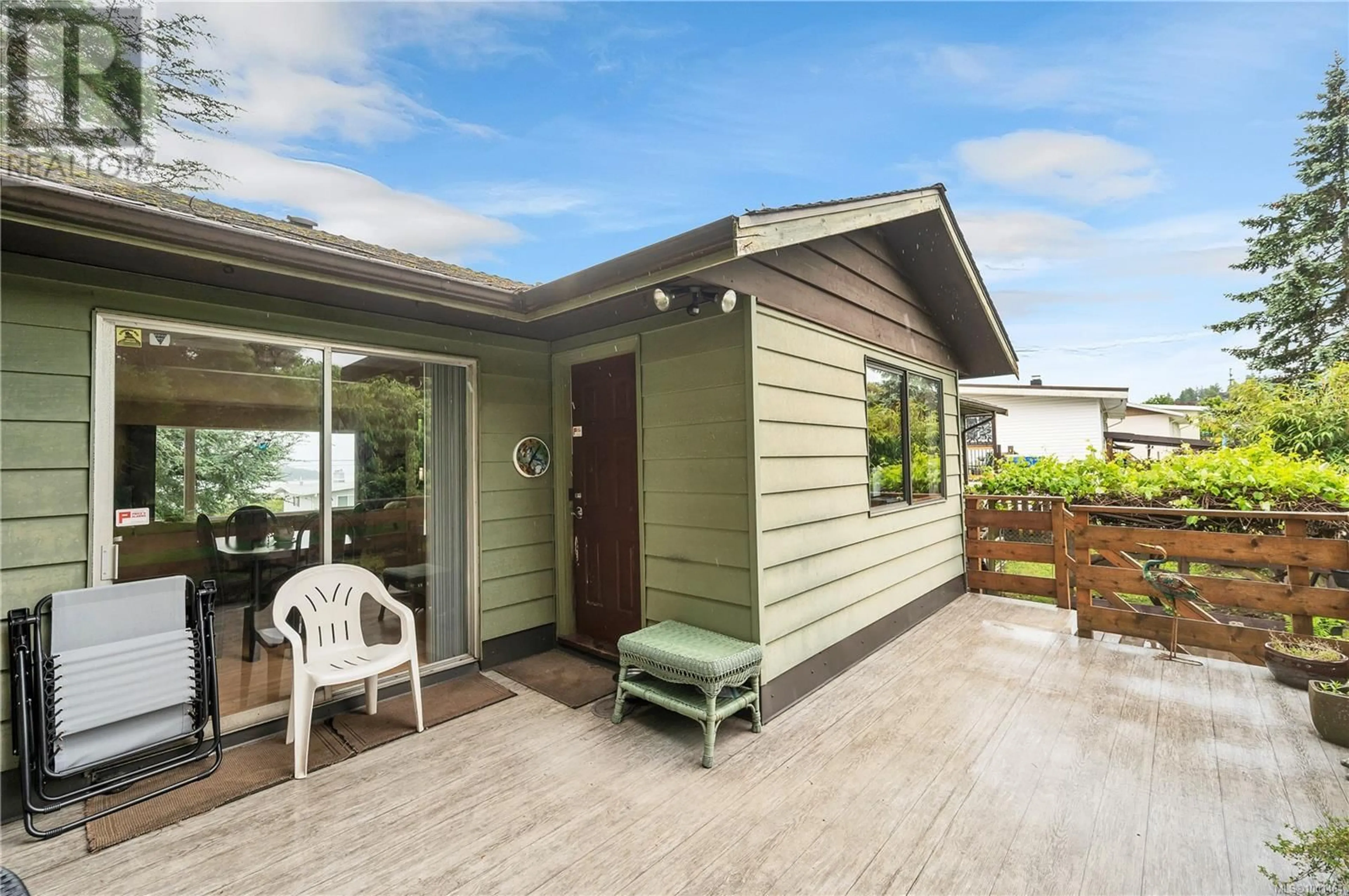 Patio, water/lake/river/ocean view for 90 THULIN STREET, Campbell River British Columbia V9W2K2