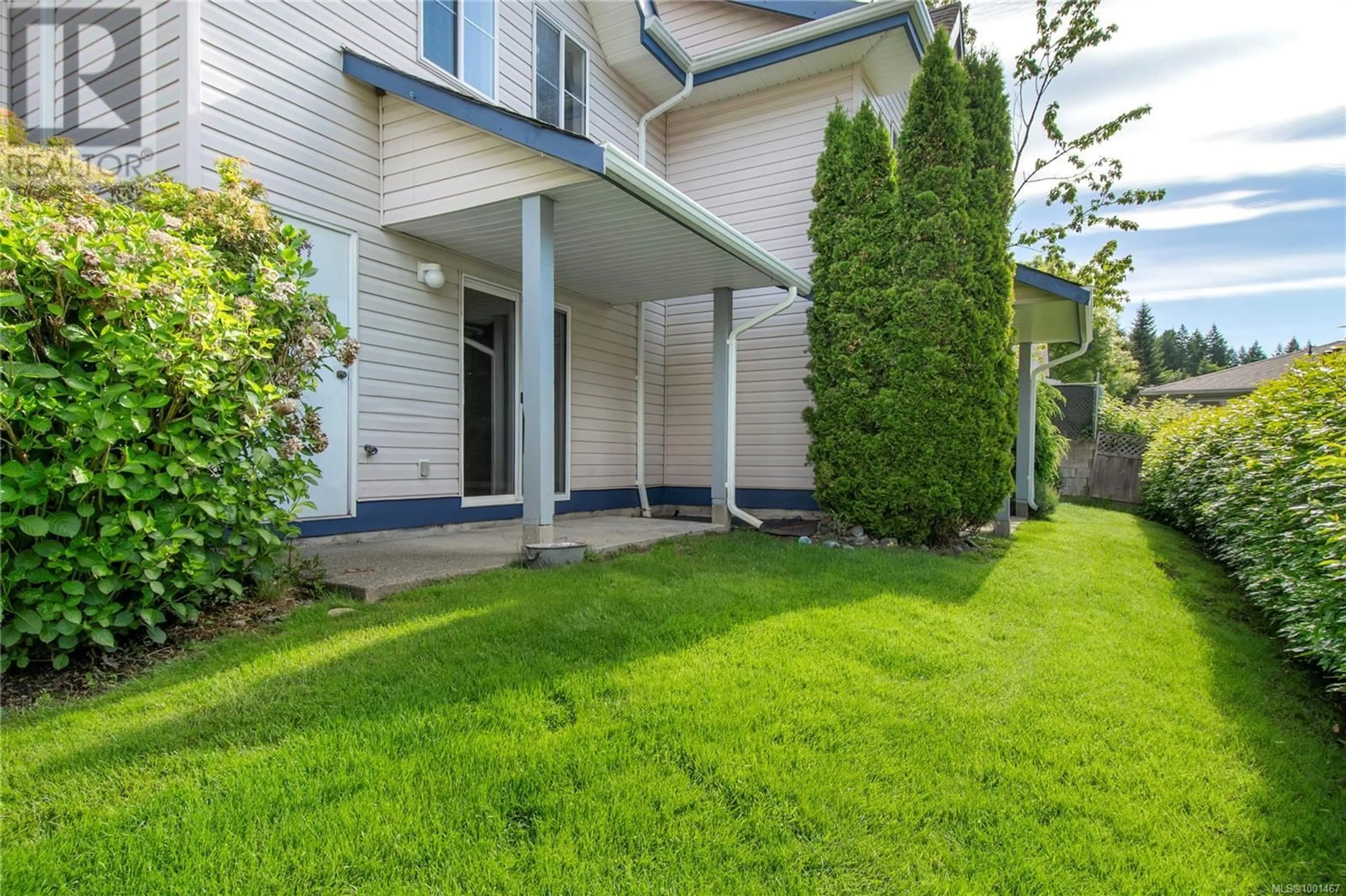 Patio, street for 10 - 1335 CREEKSIDE WAY, Campbell River British Columbia V9W8A9