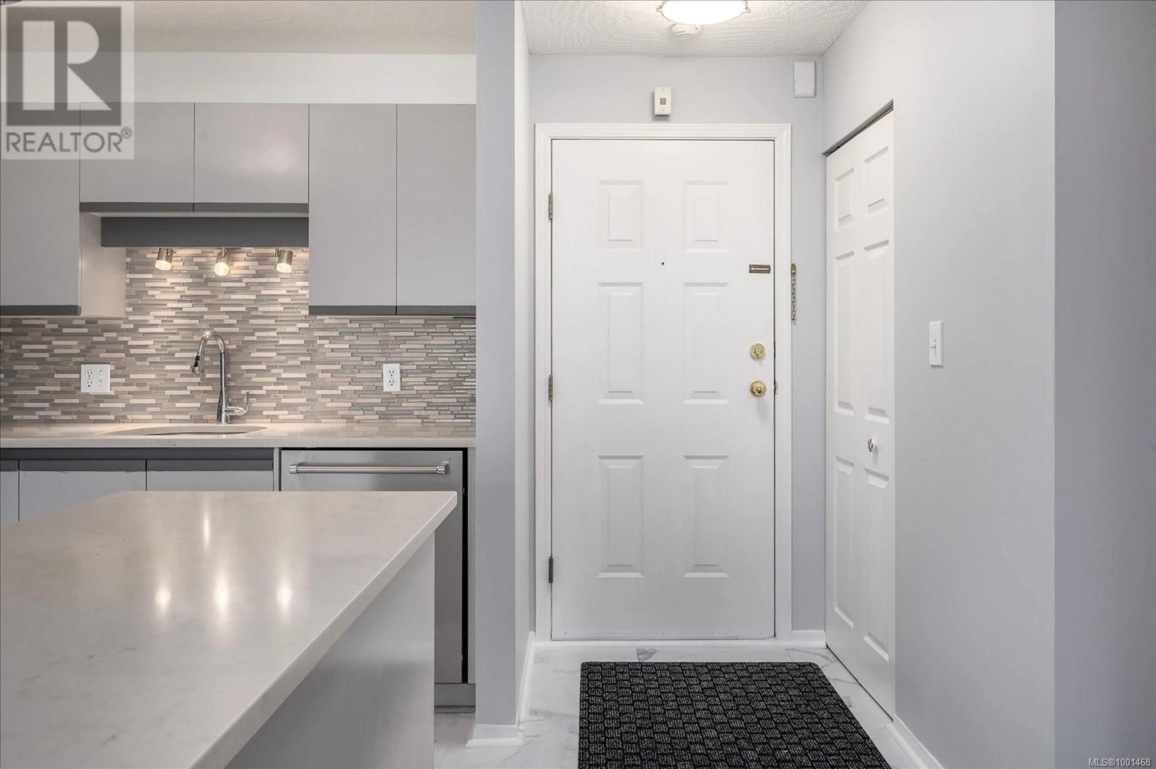 Indoor entryway for 304 - 4969 WILLS ROAD, Nanaimo British Columbia V9T2K4