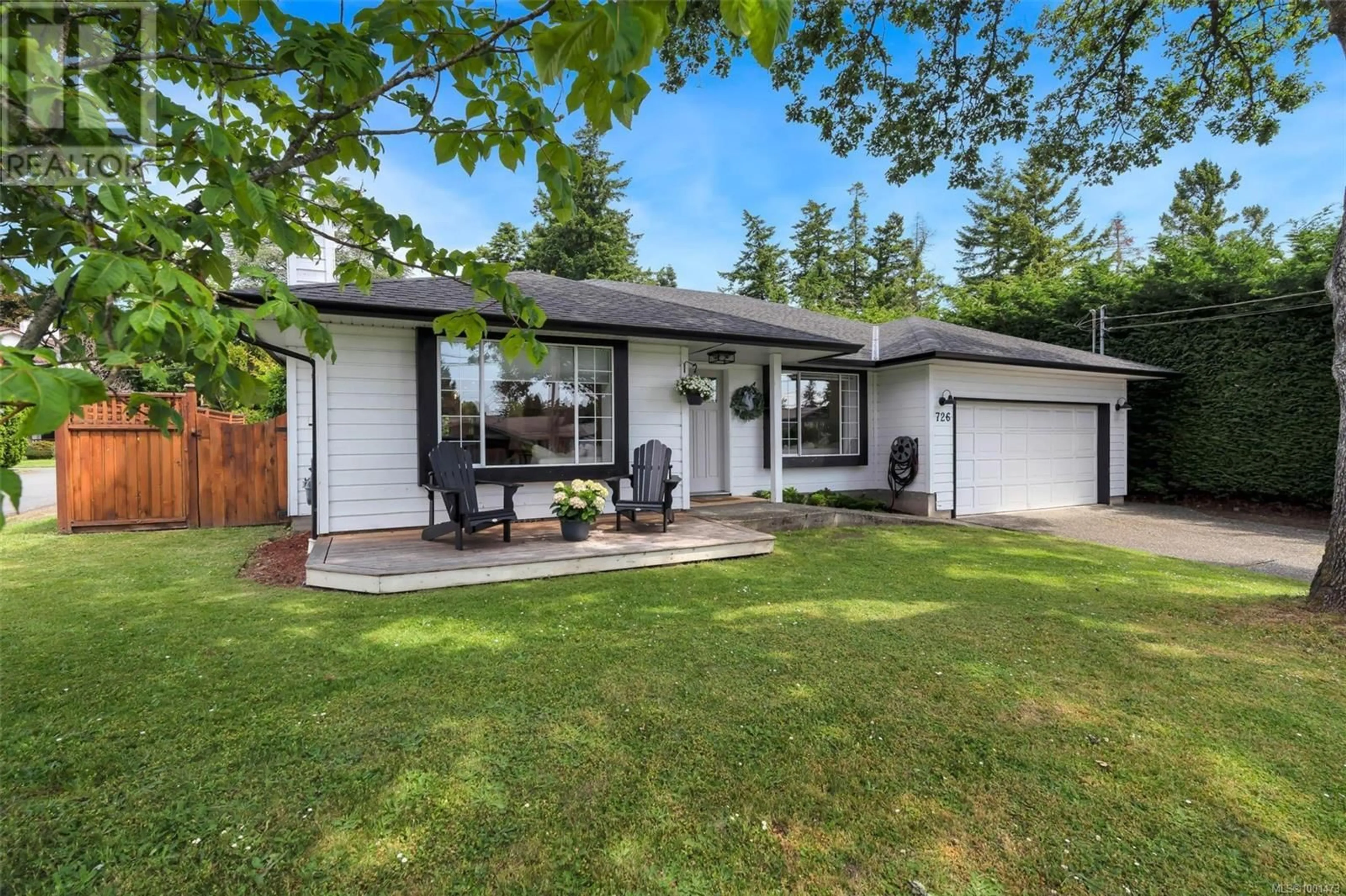 Home with vinyl exterior material, street for 726 MILLER AVENUE, Saanich British Columbia V8Z3C8